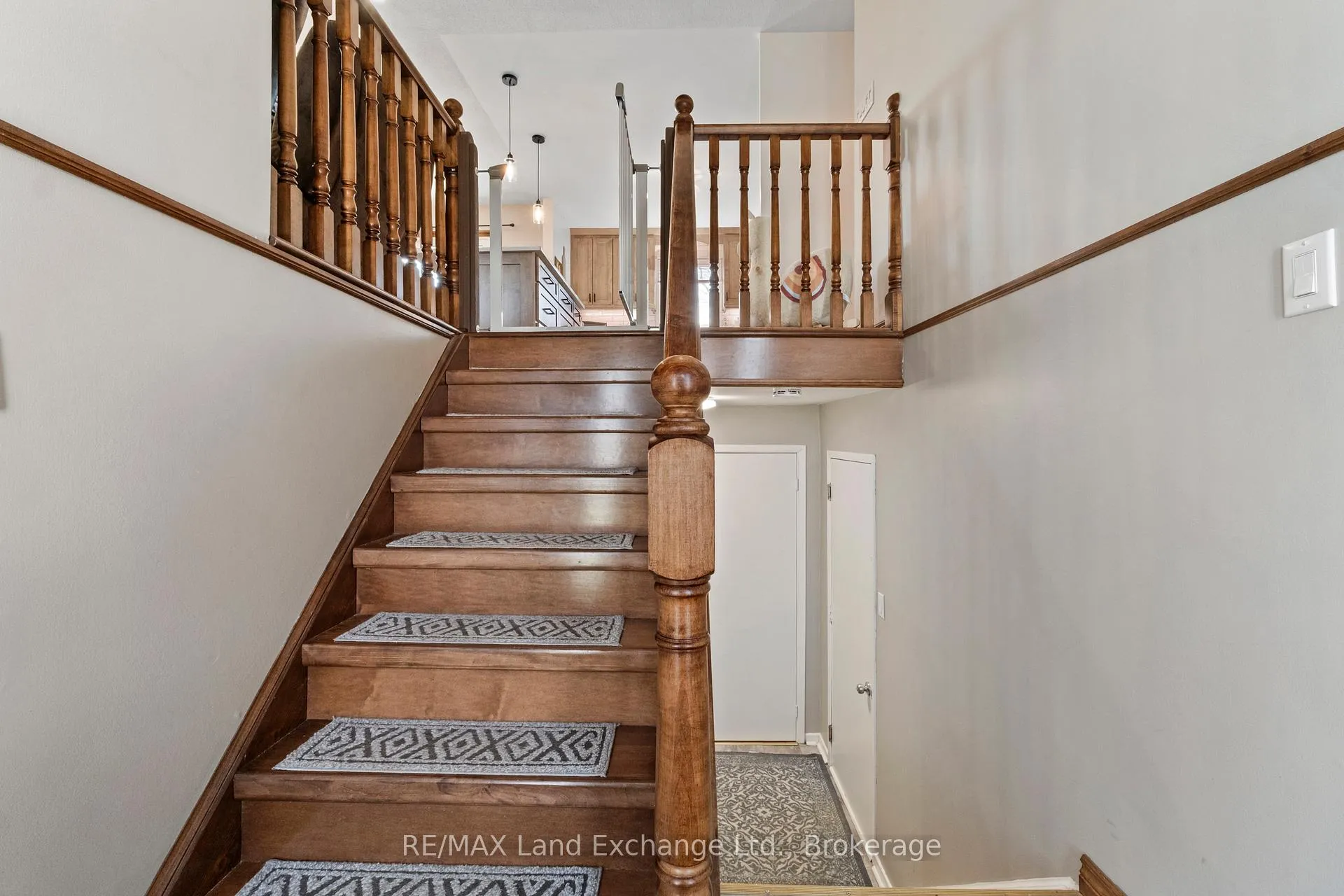 Photo 8 of 677 Kennard Crescent, Kincardine — HOMEH