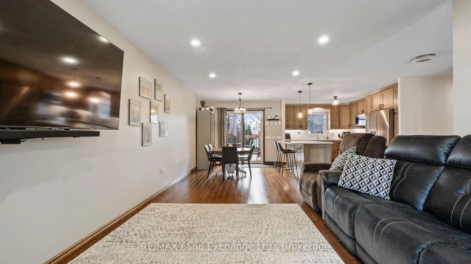 Photo 11 of 677 Kennard Crescent, Kincardine — HOMEH