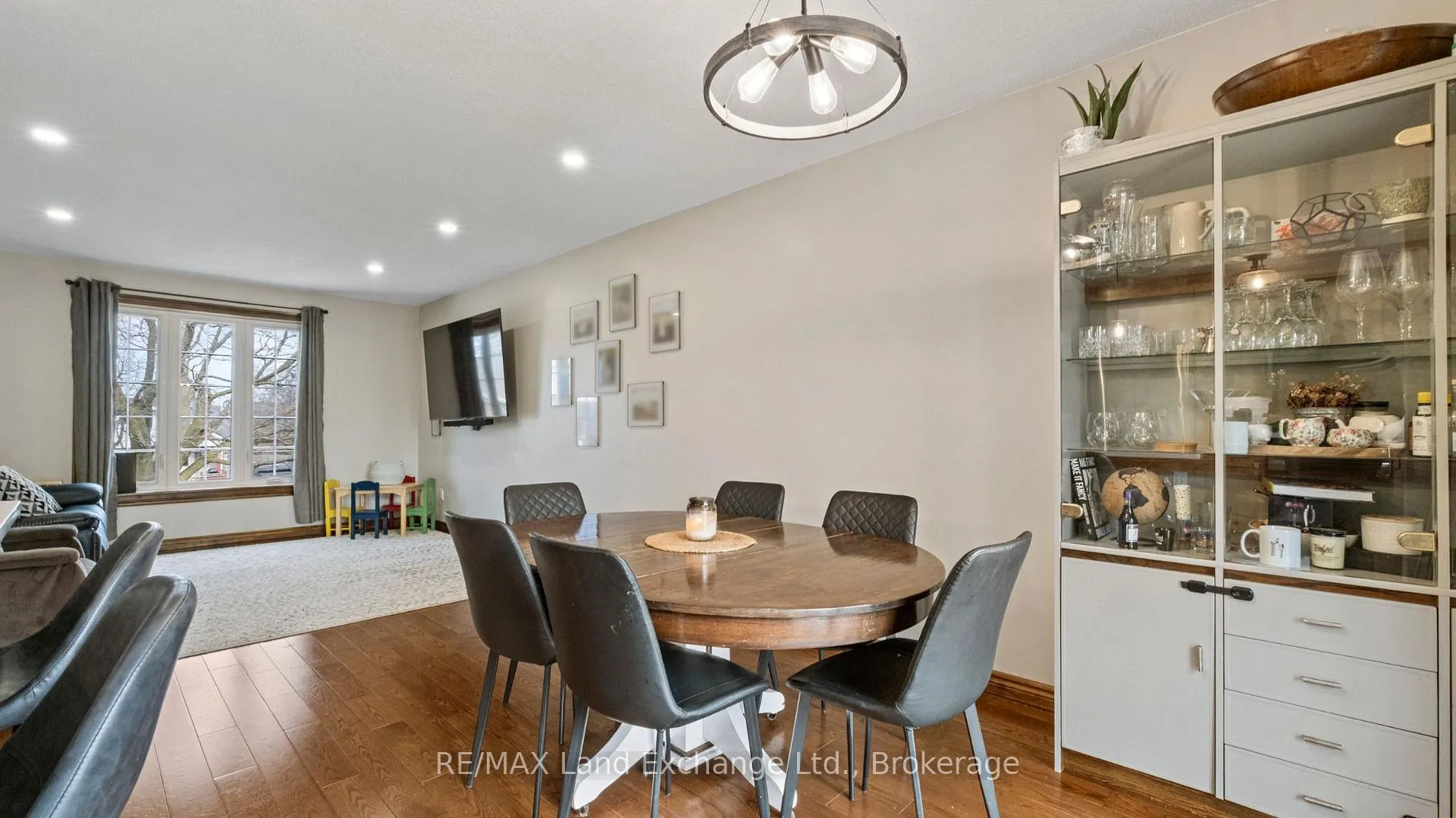 Photo 12 of 677 Kennard Crescent, Kincardine — HOMEH