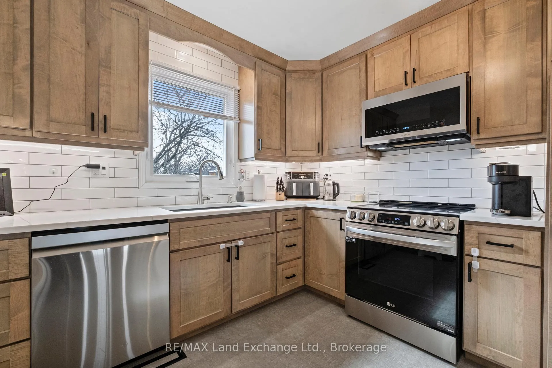 Photo 13 of 677 Kennard Crescent, Kincardine — HOMEH