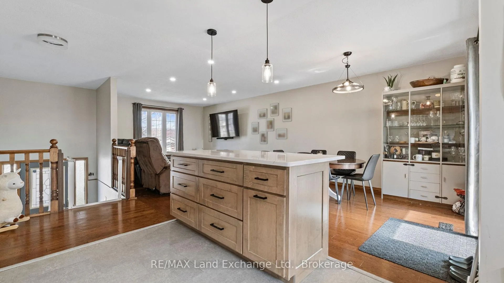Photo 17 of 677 Kennard Crescent, Kincardine — HOMEH
