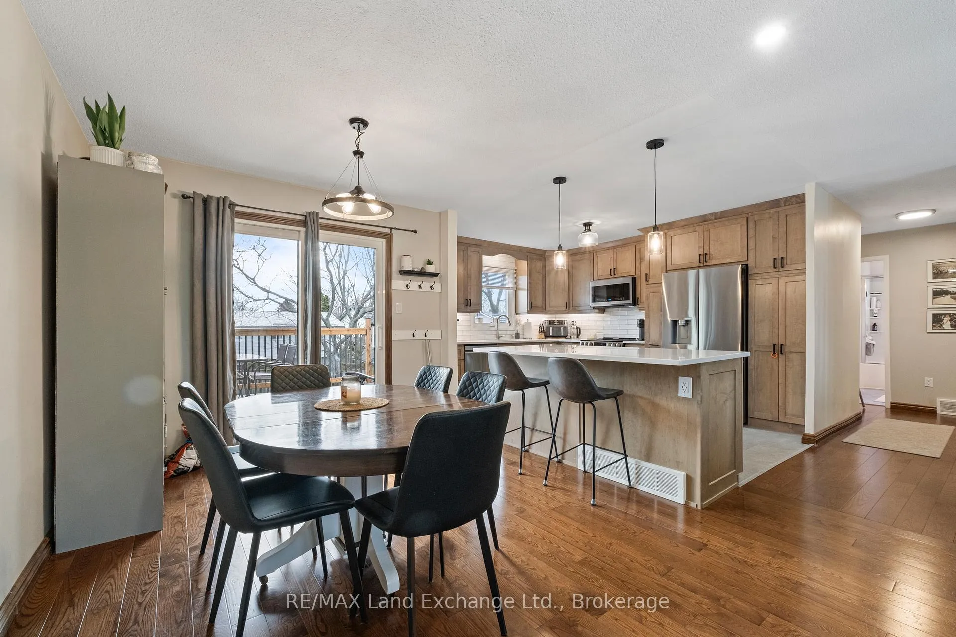 Photo 18 of 677 Kennard Crescent, Kincardine — HOMEH
