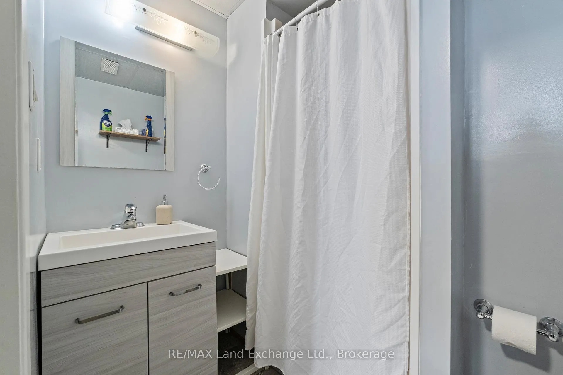 Photo 26 of 677 Kennard Crescent, Kincardine — HOMEH