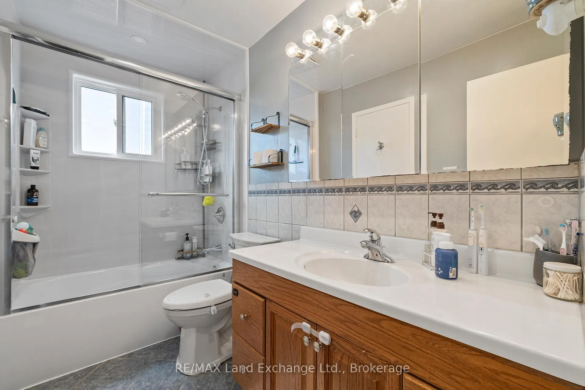Photo 27 of 677 Kennard Crescent, Kincardine — HOMEH