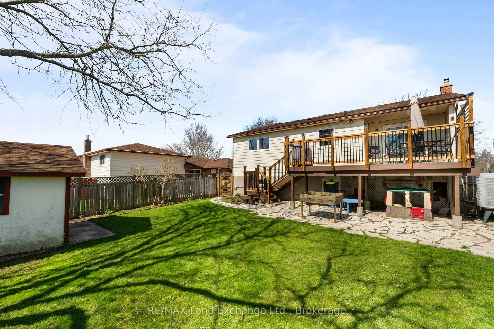 Photo 35 of 677 Kennard Crescent, Kincardine — HOMEH
