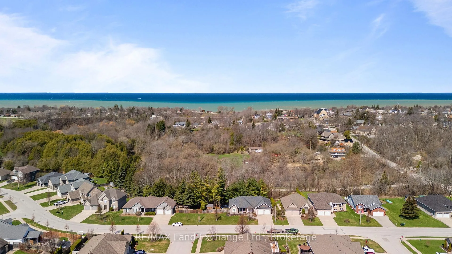 Photo 44 of 677 Kennard Crescent, Kincardine — HOMEH
