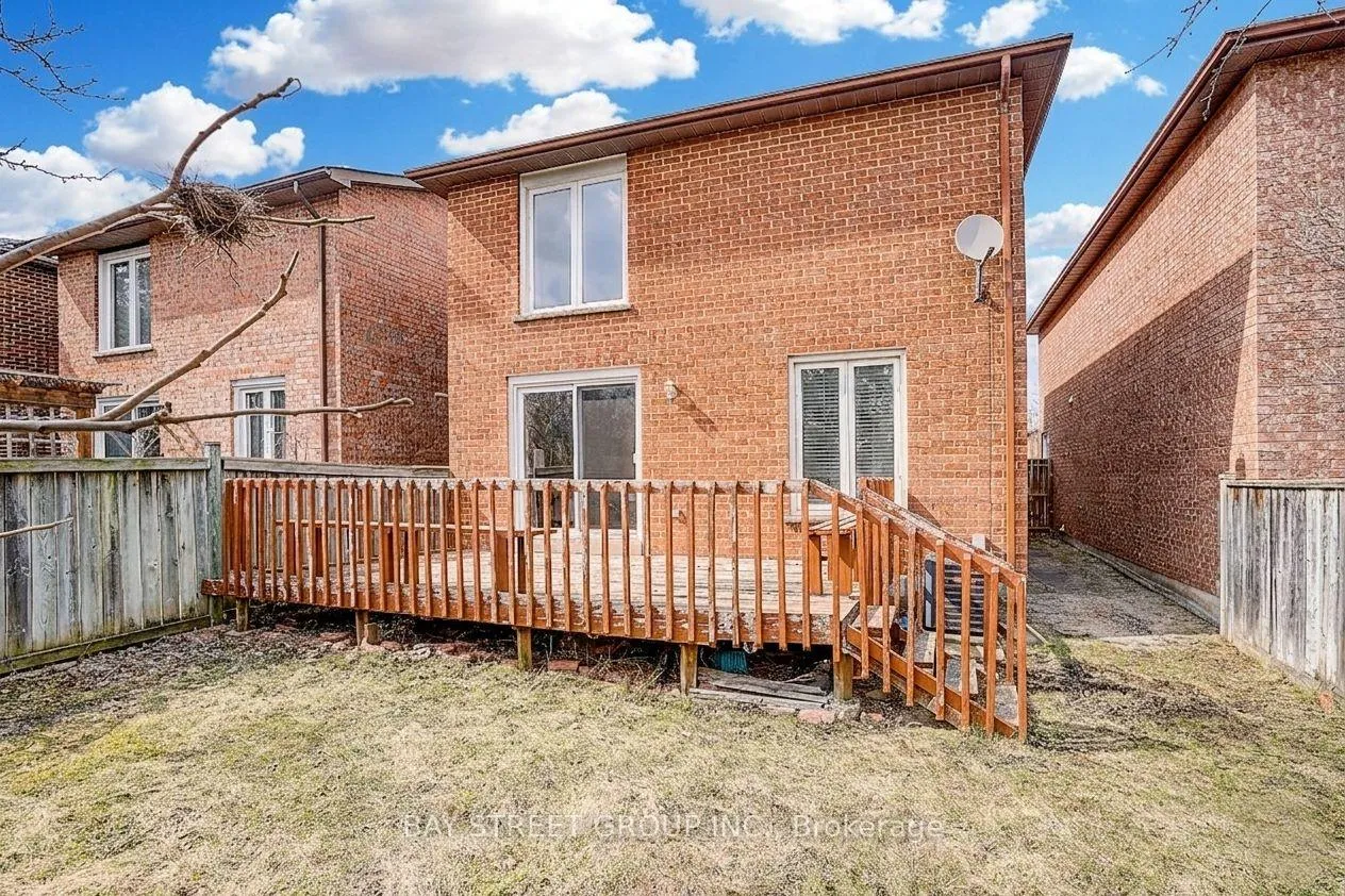 Photo 3 of 151 Campbell Avenue, Vaughan, Crestwood-Springfarm-Yorkhill — HOMEH