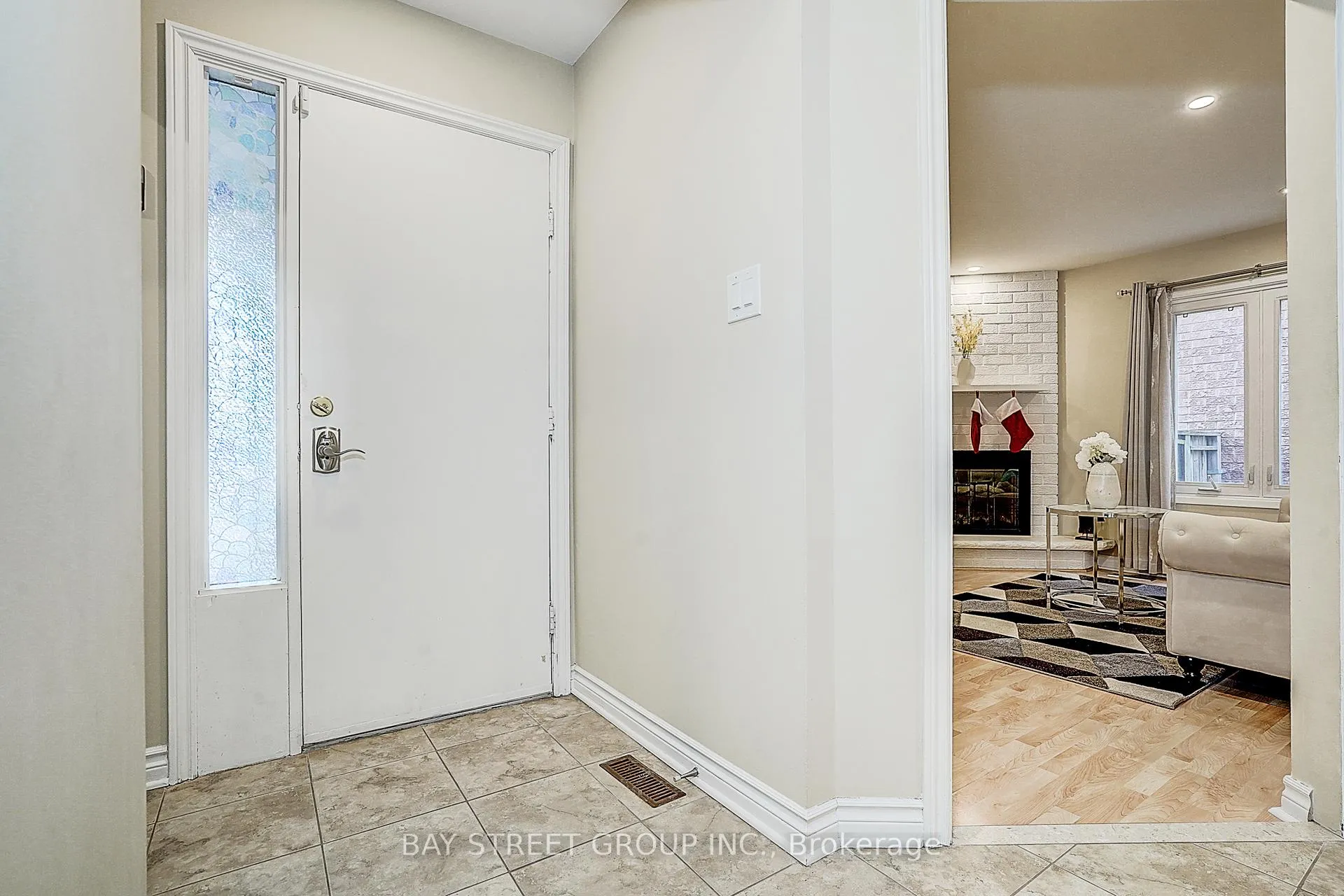 Photo 10 of 151 Campbell Avenue, Vaughan, Crestwood-Springfarm-Yorkhill — HOMEH