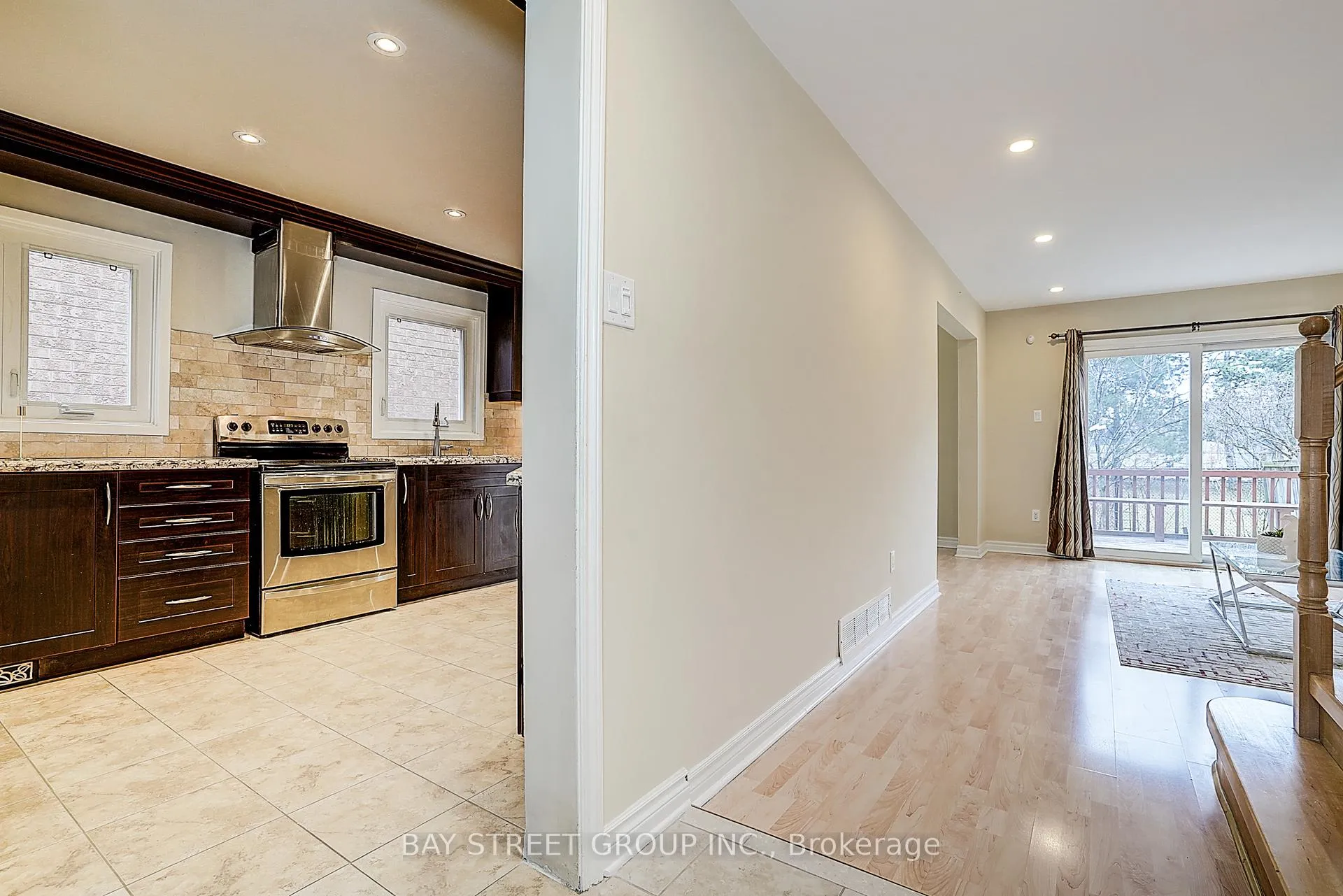 Photo 14 of 151 Campbell Avenue, Vaughan, Crestwood-Springfarm-Yorkhill — HOMEH