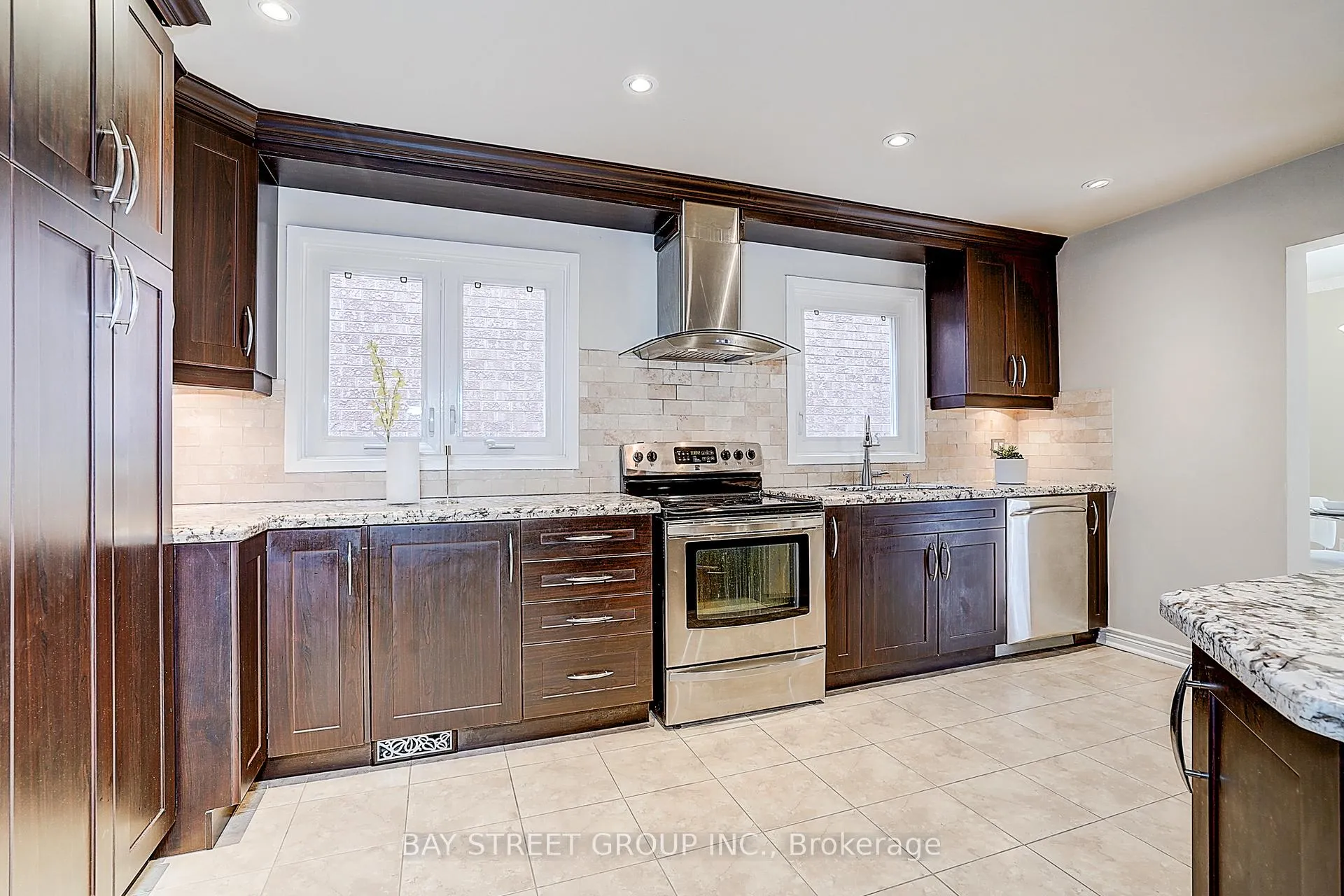 Photo 31 of 151 Campbell Avenue, Vaughan, Crestwood-Springfarm-Yorkhill — HOMEH