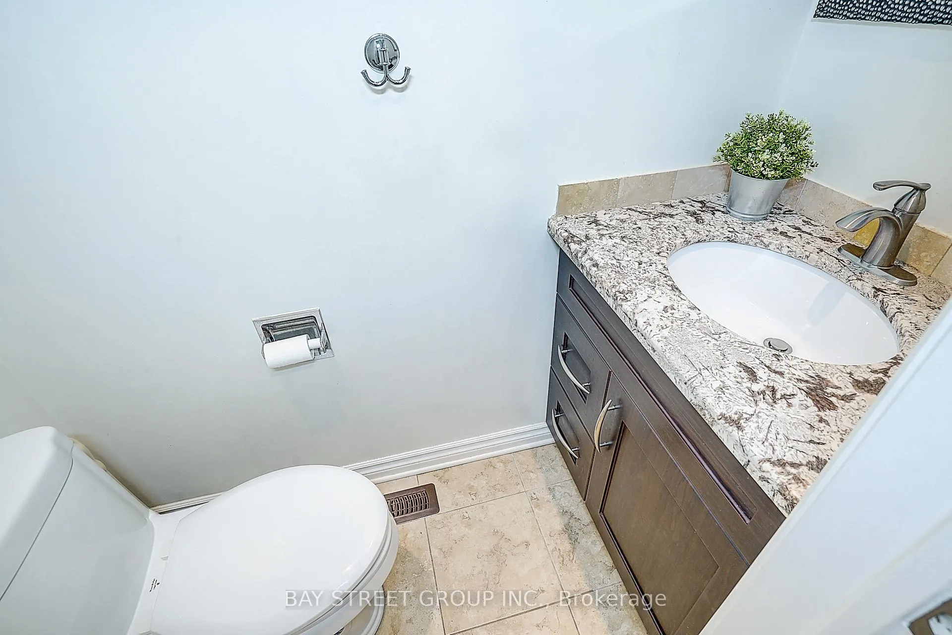 Photo 32 of 151 Campbell Avenue, Vaughan, Crestwood-Springfarm-Yorkhill — HOMEH