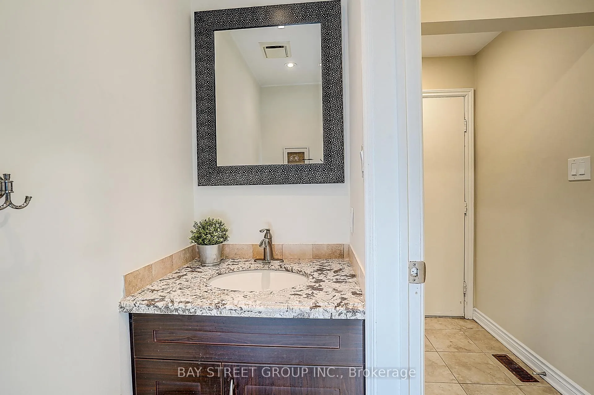 Photo 33 of 151 Campbell Avenue, Vaughan, Crestwood-Springfarm-Yorkhill — HOMEH