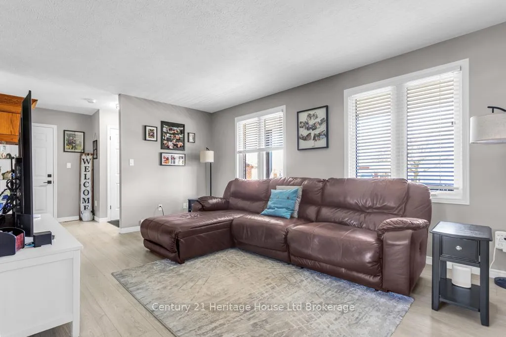 Photo 4 of 93 Glendale Drive, Tillsonburg — HOMEH