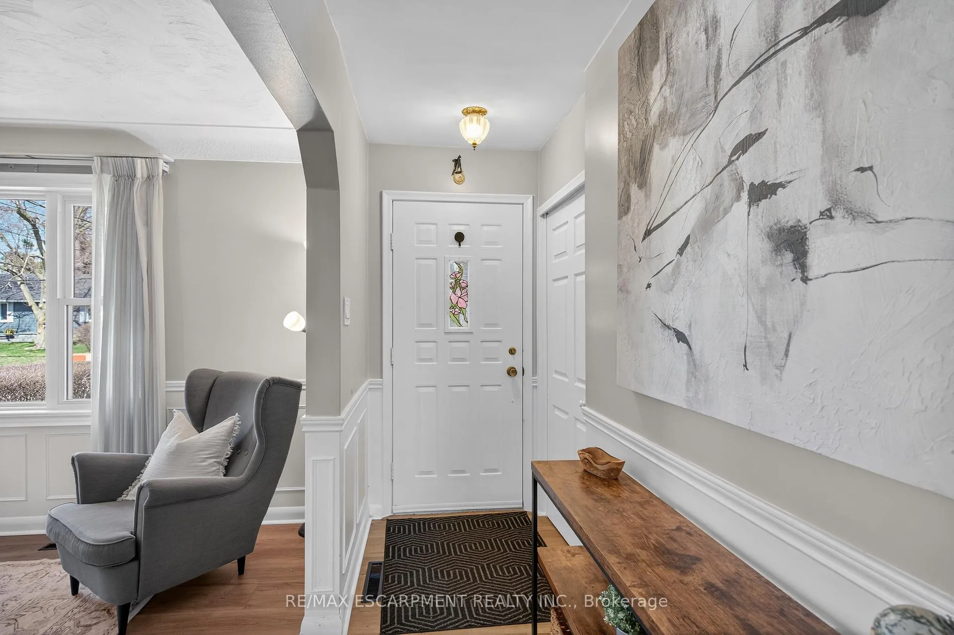 Photo 4 of 1055 Shepherd's Drive, Burlington, LaSalle — HOMEH