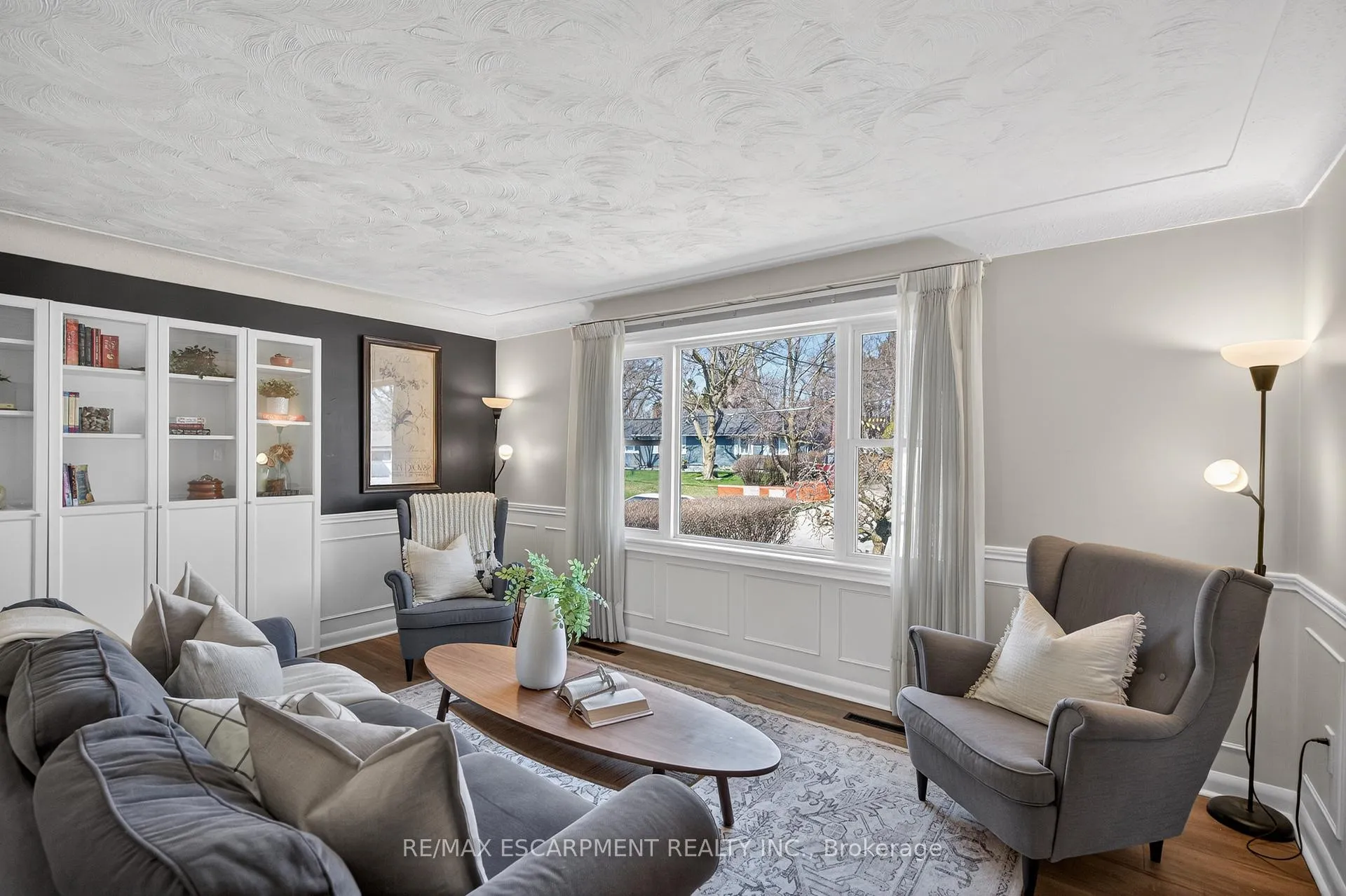Photo 5 of 1055 Shepherd's Drive, Burlington, LaSalle — HOMEH