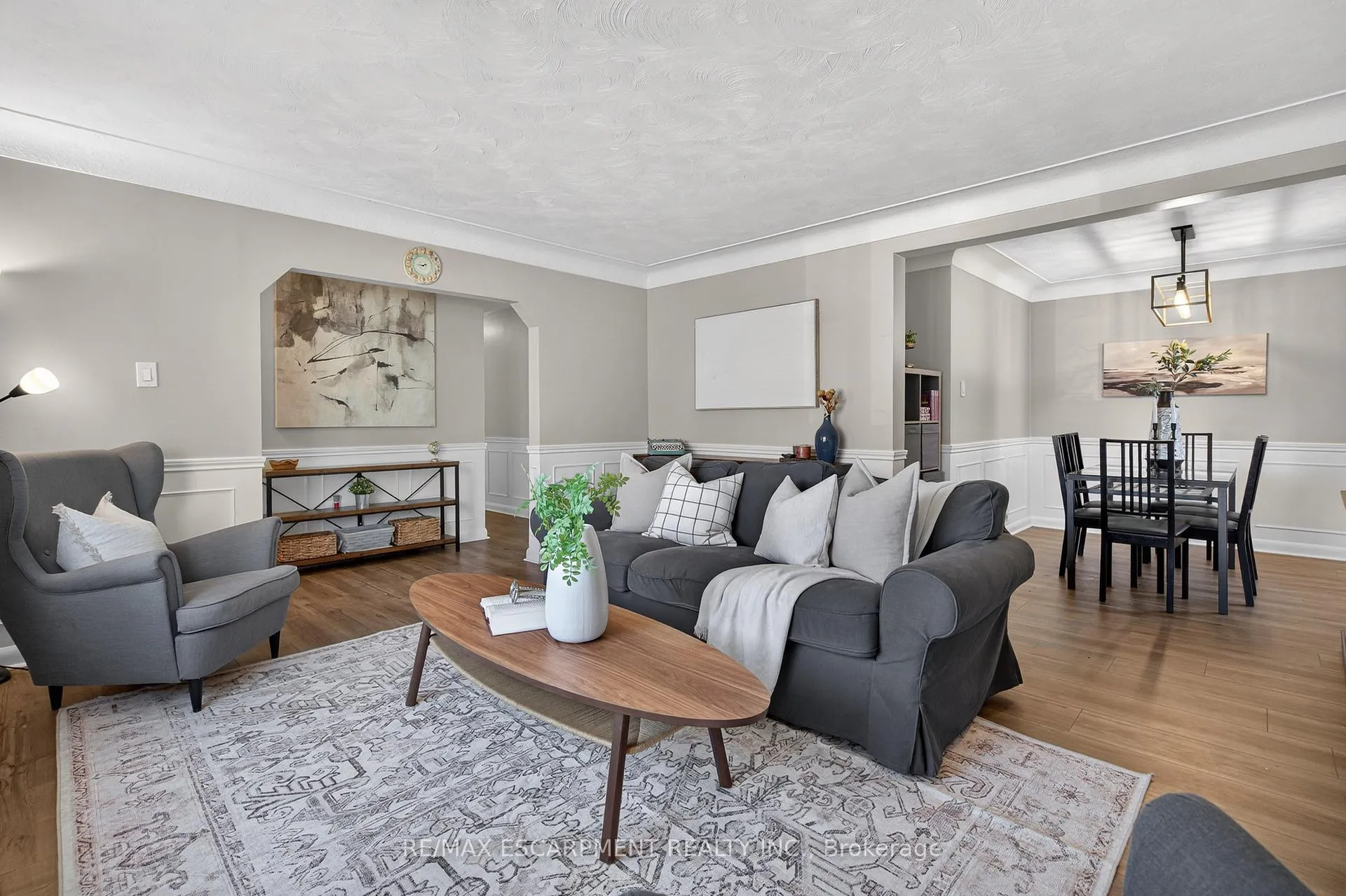 Photo 7 of 1055 Shepherd's Drive, Burlington, LaSalle — HOMEH
