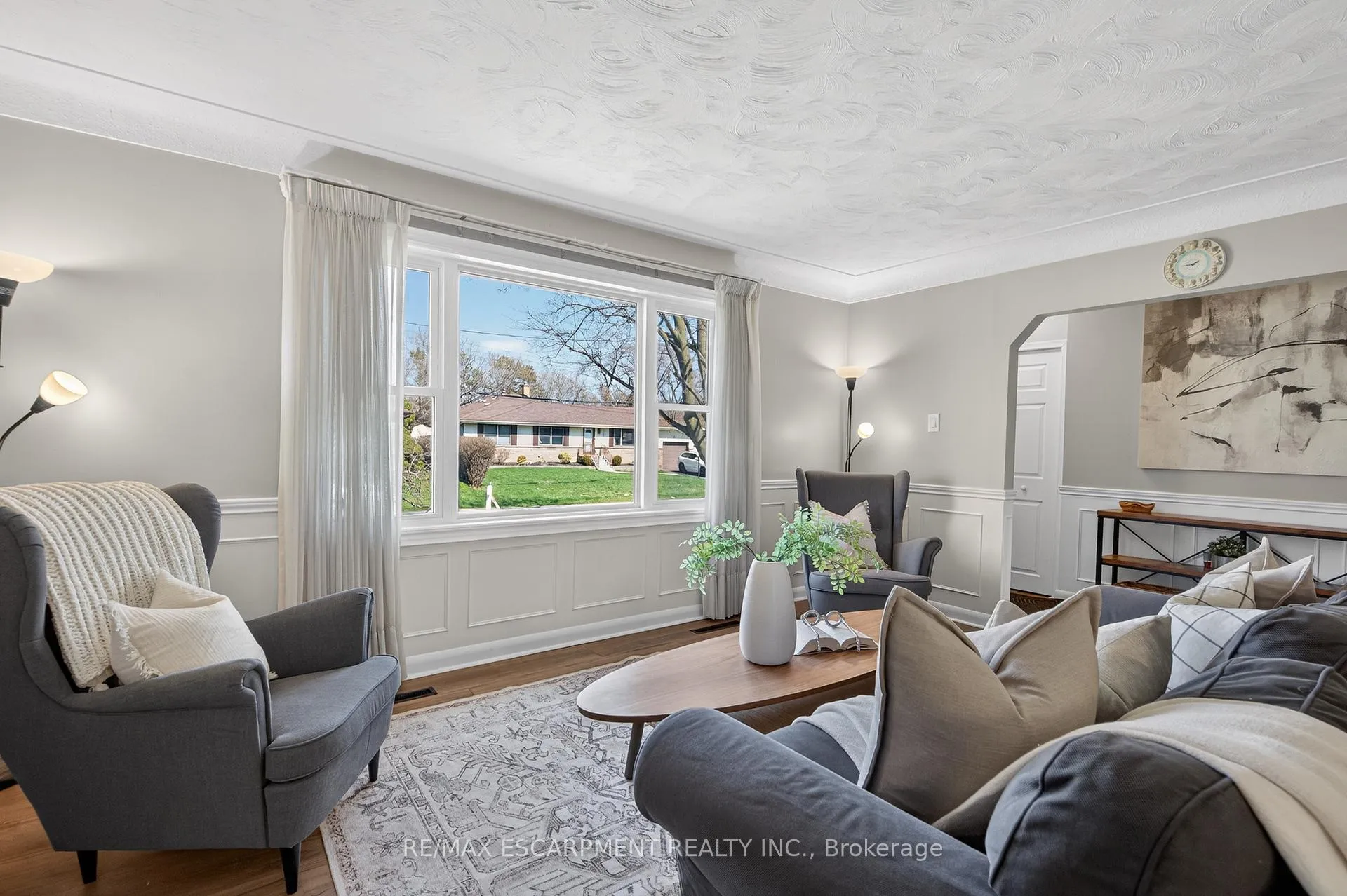 Photo 8 of 1055 Shepherd's Drive, Burlington, LaSalle — HOMEH