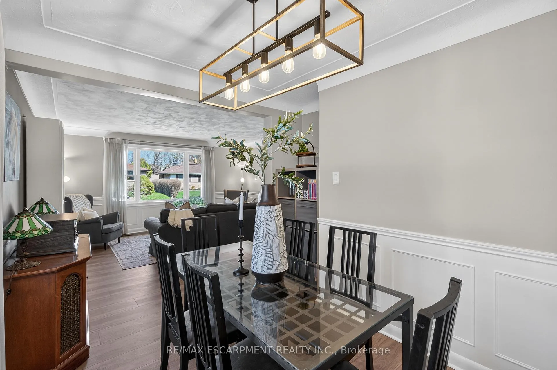 Photo 9 of 1055 Shepherd's Drive, Burlington, LaSalle — HOMEH