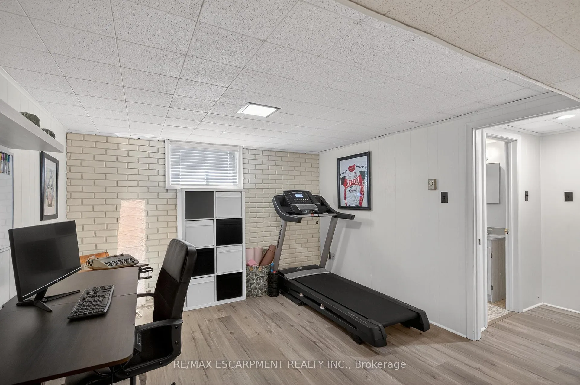 Photo 25 of 1055 Shepherd's Drive, Burlington, LaSalle — HOMEH