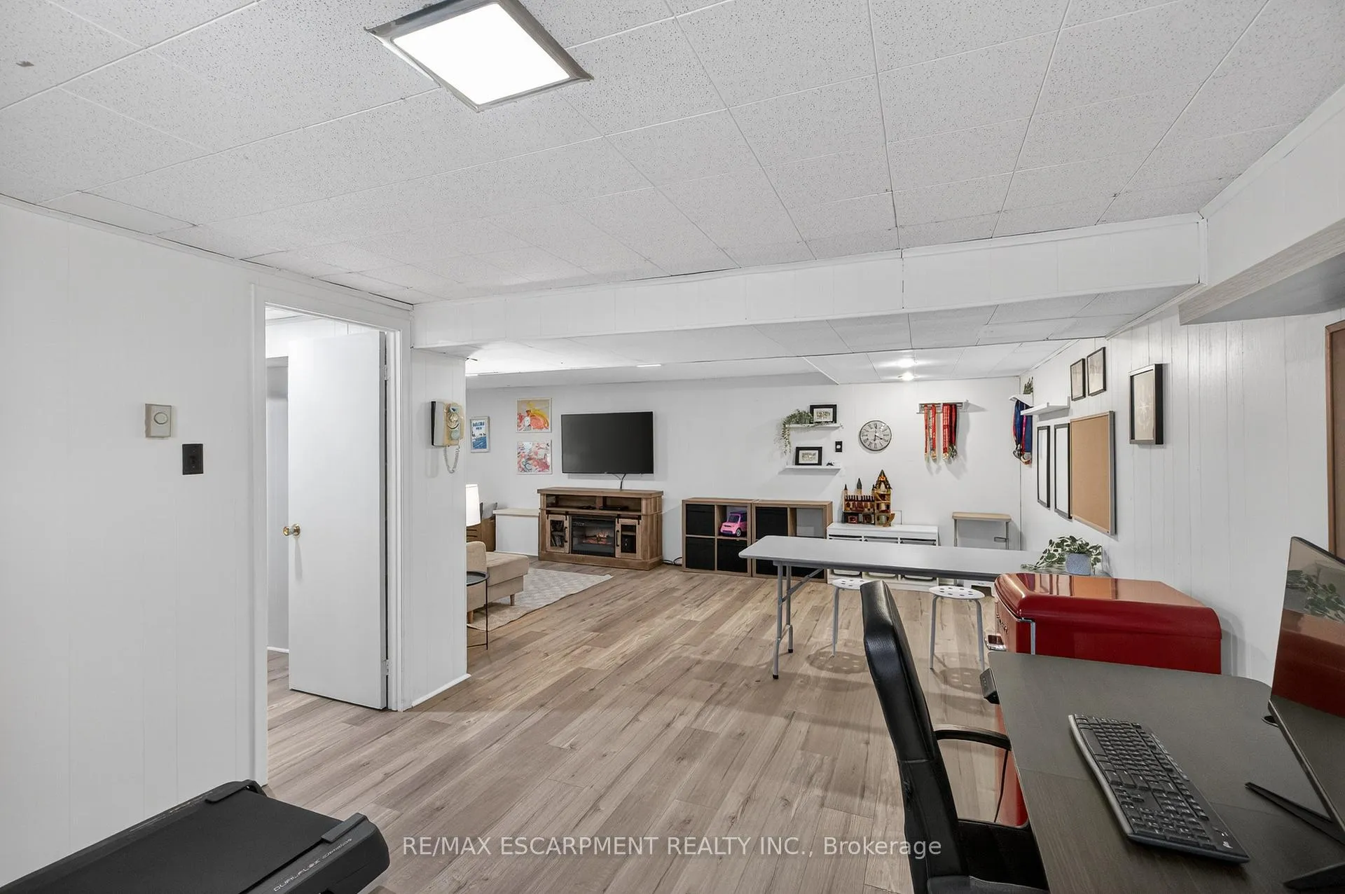 Photo 26 of 1055 Shepherd's Drive, Burlington, LaSalle — HOMEH