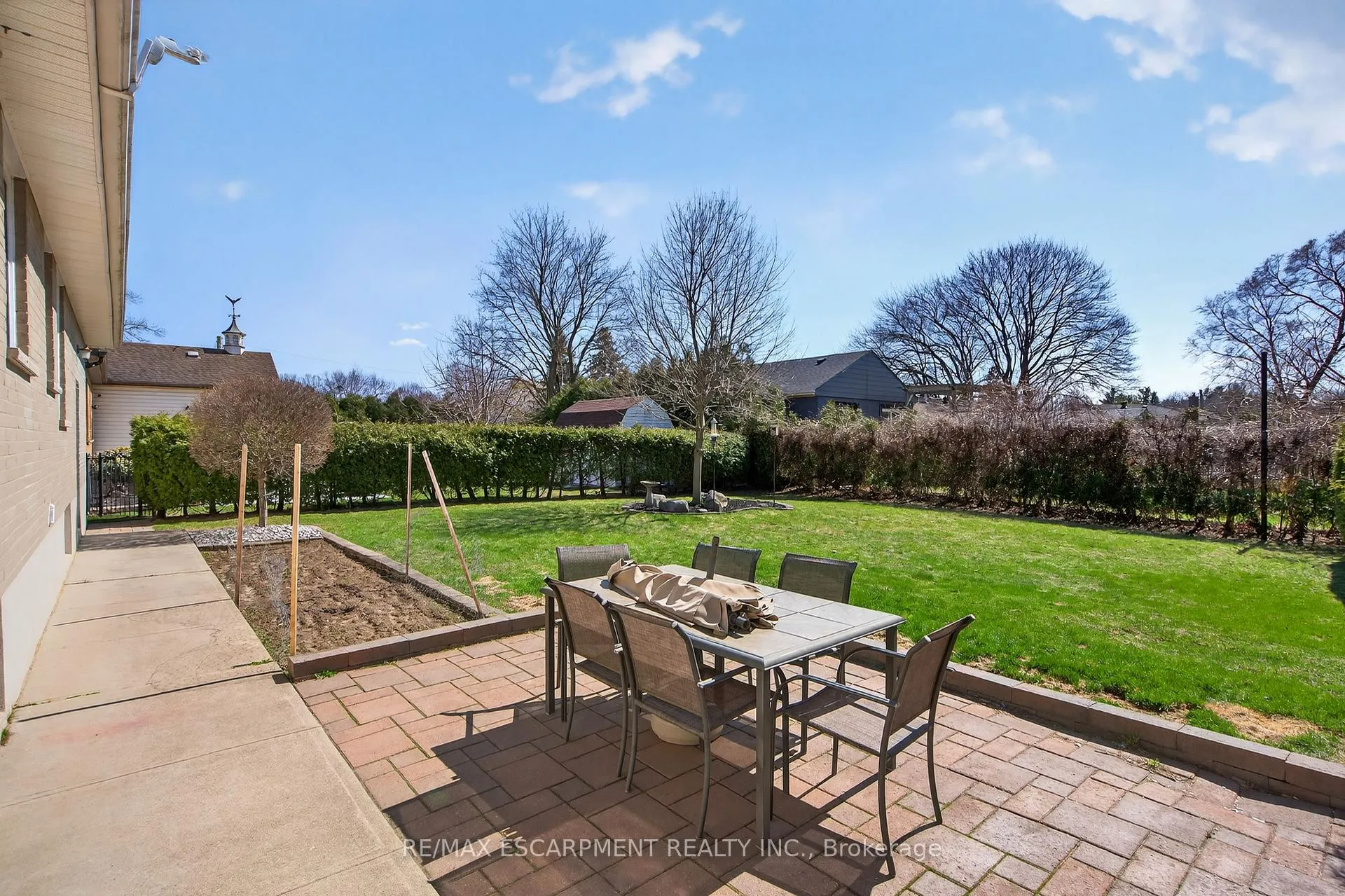 Photo 34 of 1055 Shepherd's Drive, Burlington, LaSalle — HOMEH