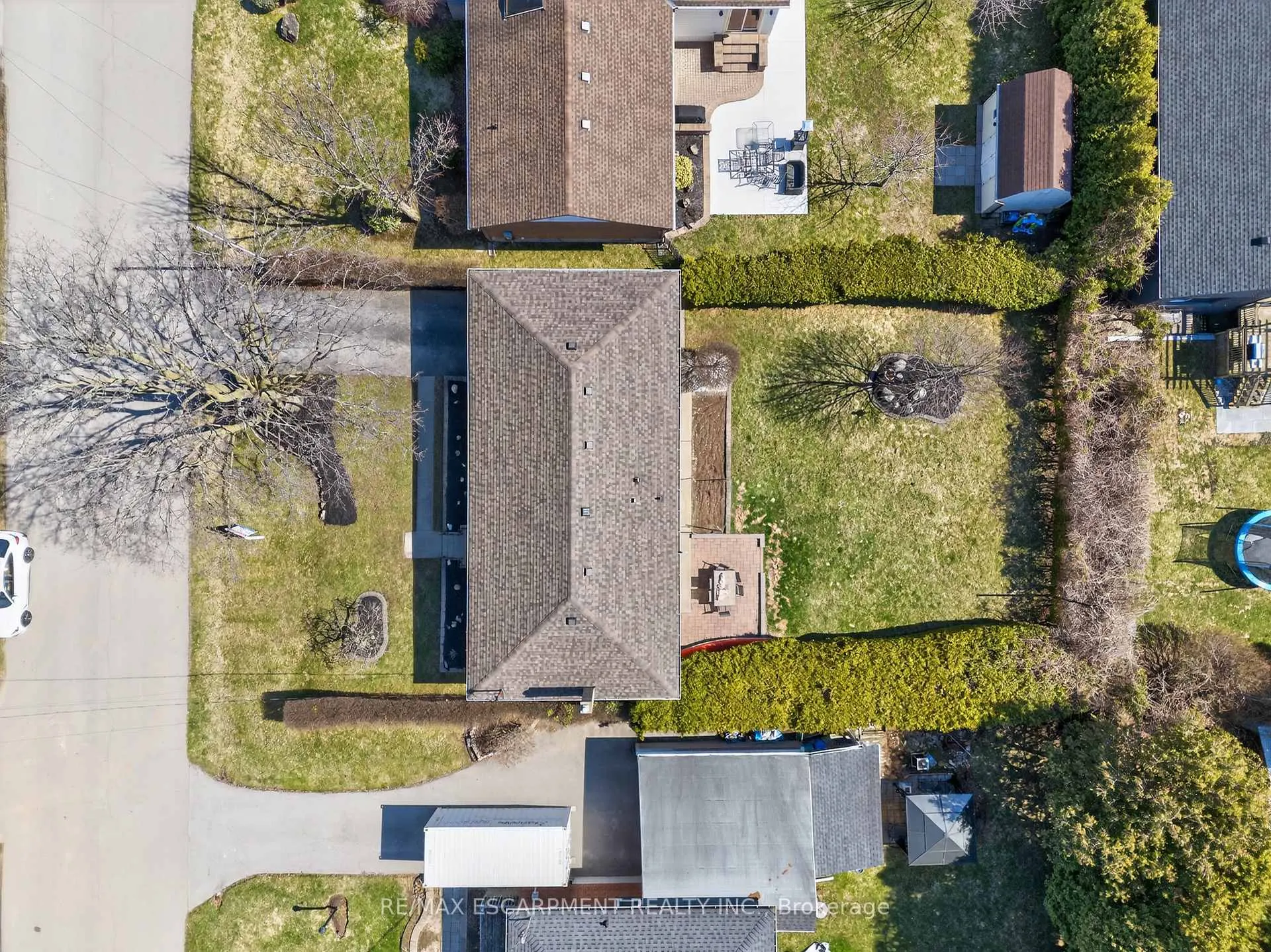 Photo 37 of 1055 Shepherd's Drive, Burlington, LaSalle — HOMEH