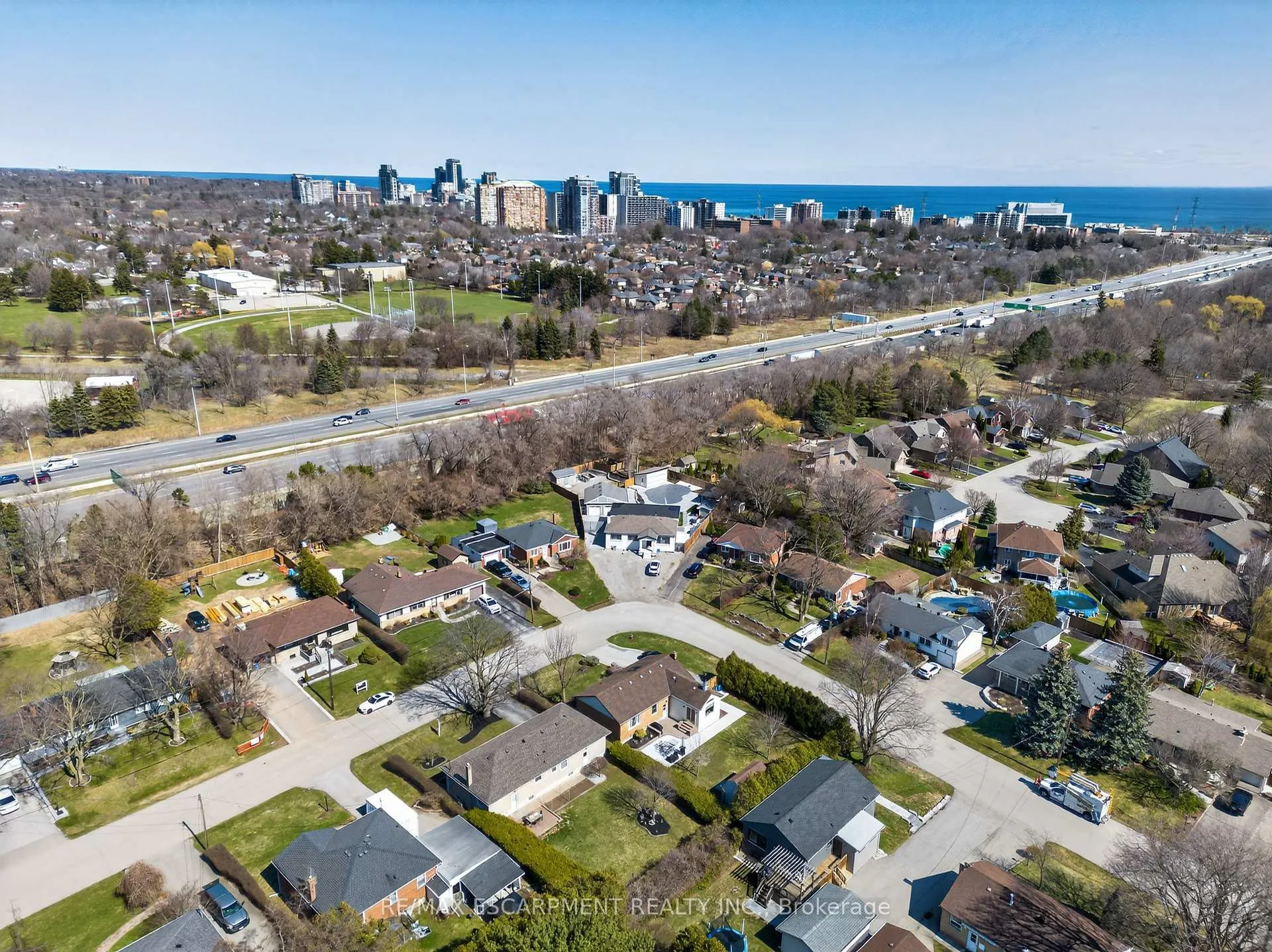 Photo 40 of 1055 Shepherd's Drive, Burlington, LaSalle — HOMEH