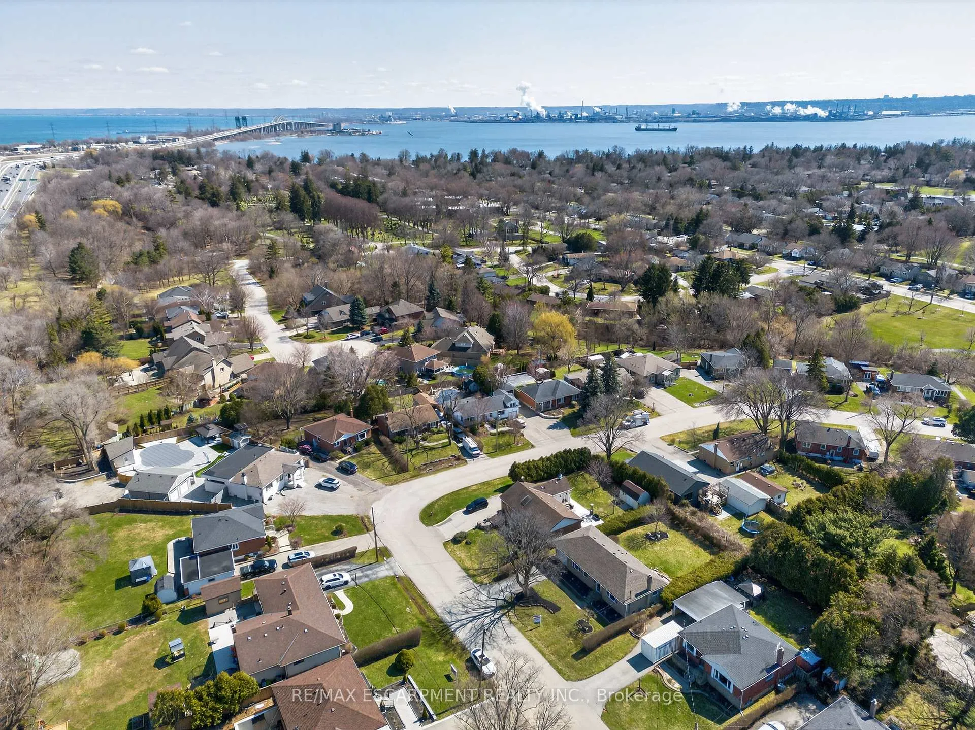 Photo 41 of 1055 Shepherd's Drive, Burlington, LaSalle — HOMEH