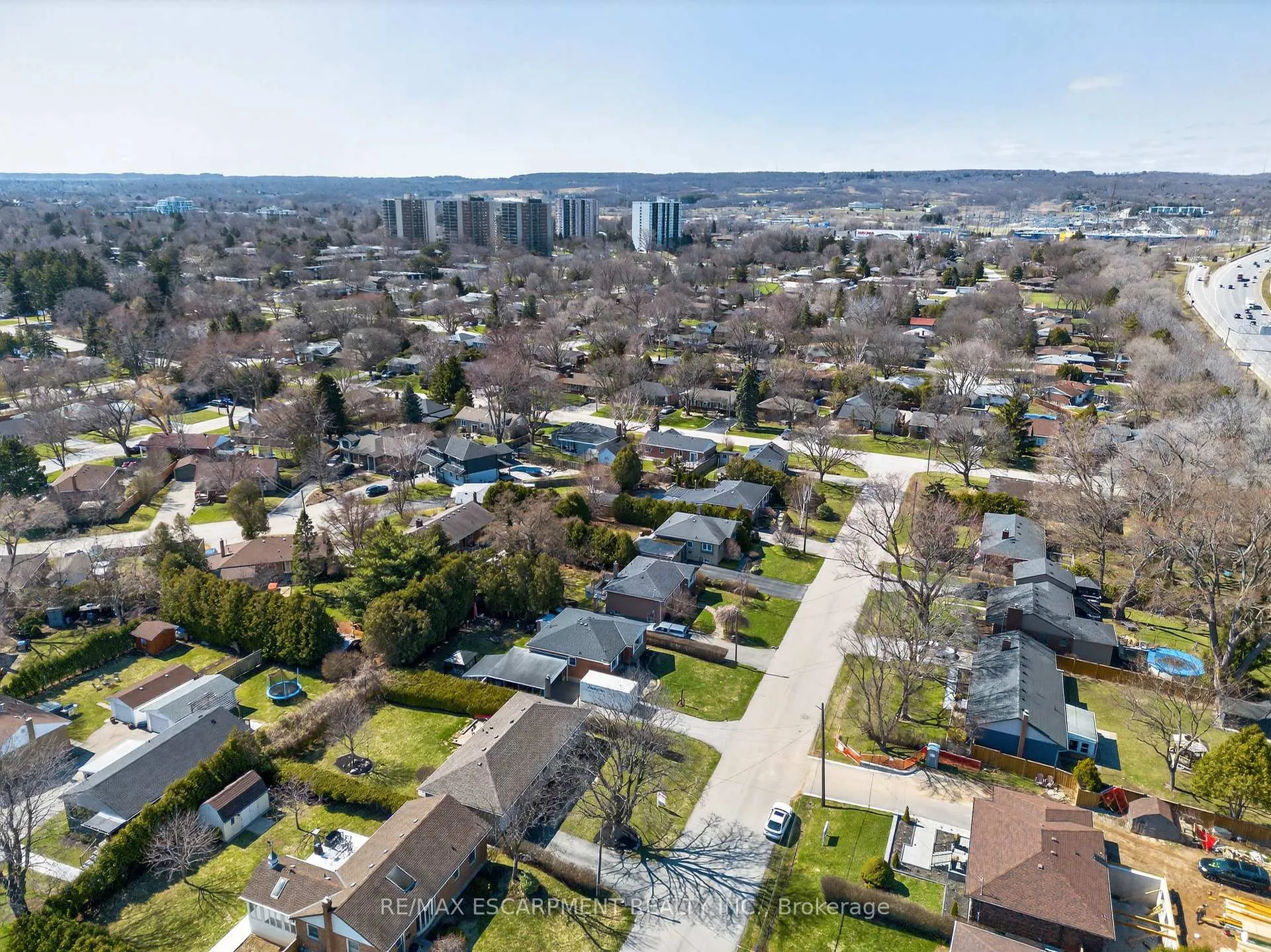Photo 42 of 1055 Shepherd's Drive, Burlington, LaSalle — HOMEH