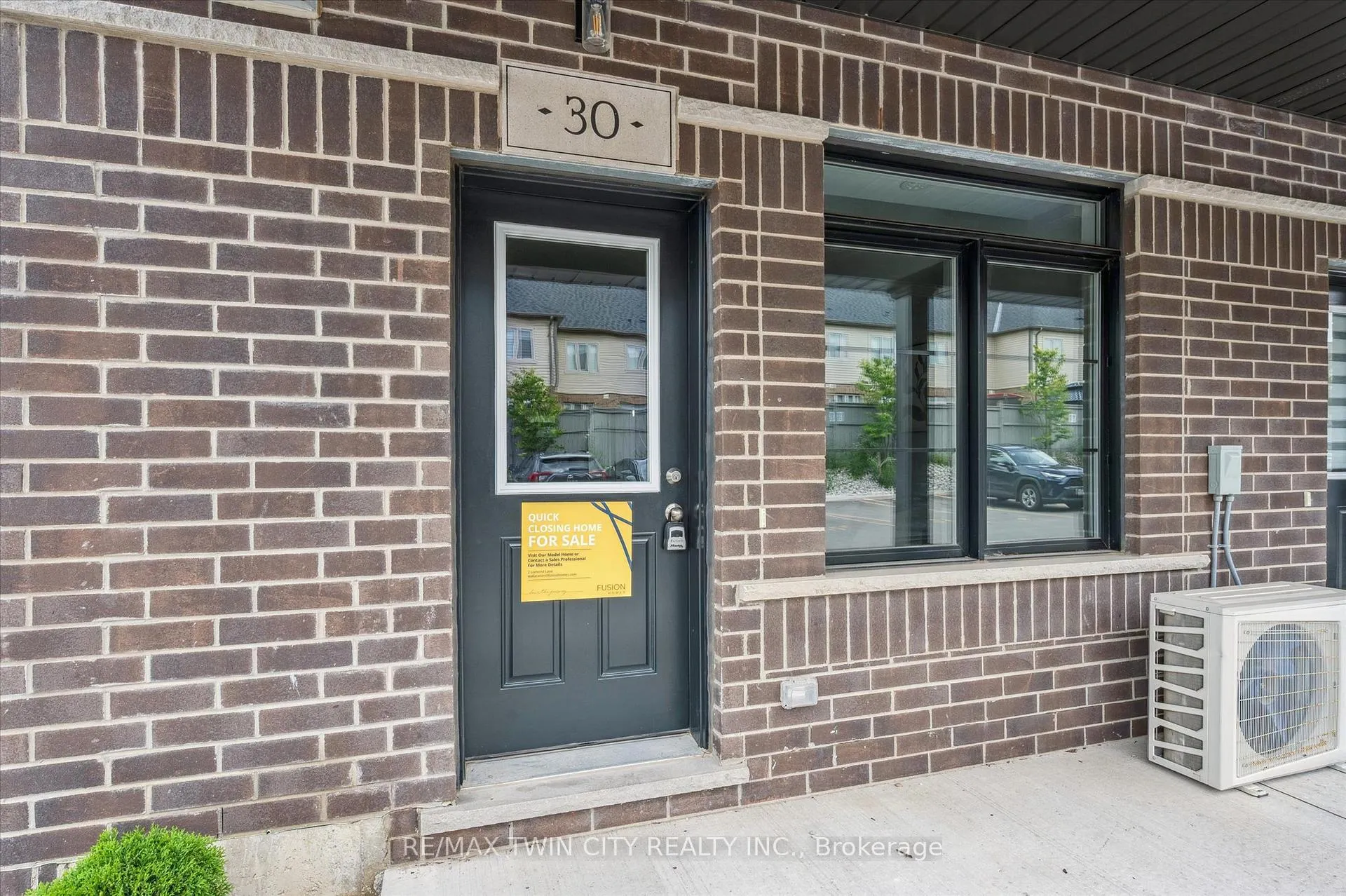 Photo 2 of Unit 30, 30 Oat Lane, Kitchener, King East — HOMEH