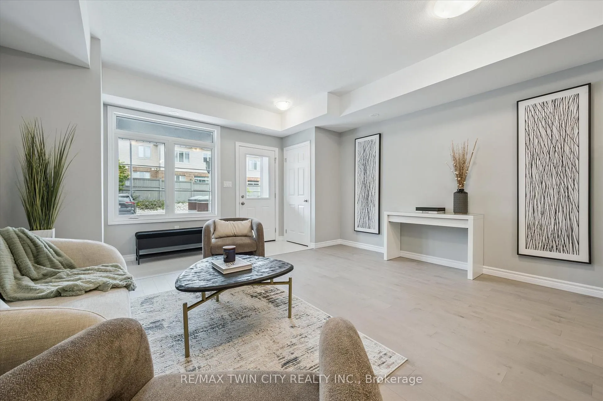Photo 3 of Unit 30, 30 Oat Lane, Kitchener, King East — HOMEH