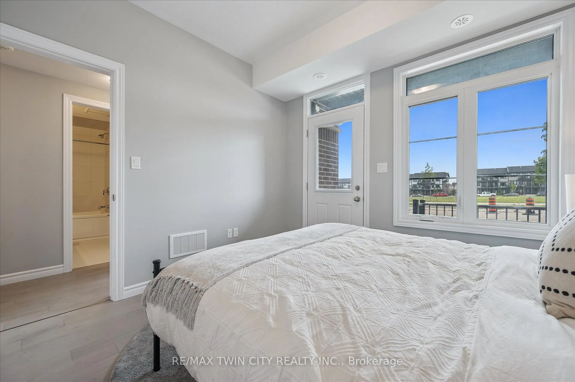 Photo 12 of Unit 30, 30 Oat Lane, Kitchener, King East — HOMEH