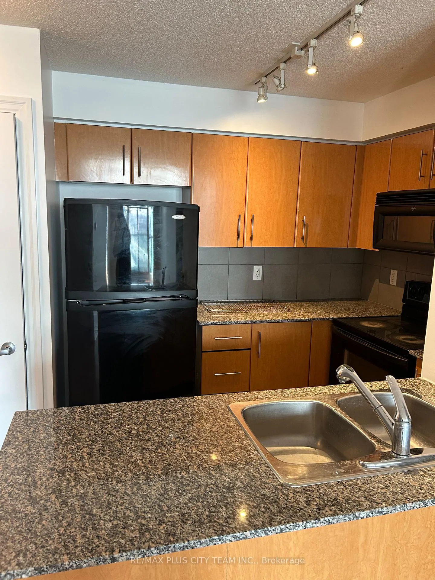 Photo 6 of Unit 1606, 16 Yonge Street, Toronto, Waterfront Communities — HOMEH