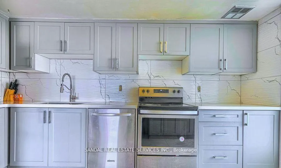 Photo 9 of Unit 1102, 8 Lisa Street, Brampton, Queen Street Corridor — HOMEH