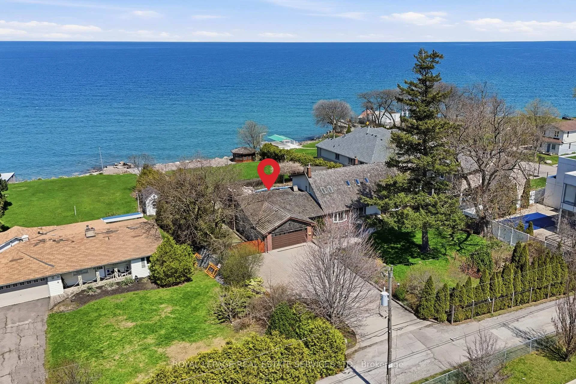 Photo 3 of 8 Lakeshore Drive, Hamilton, Lakeshore — HOMEH