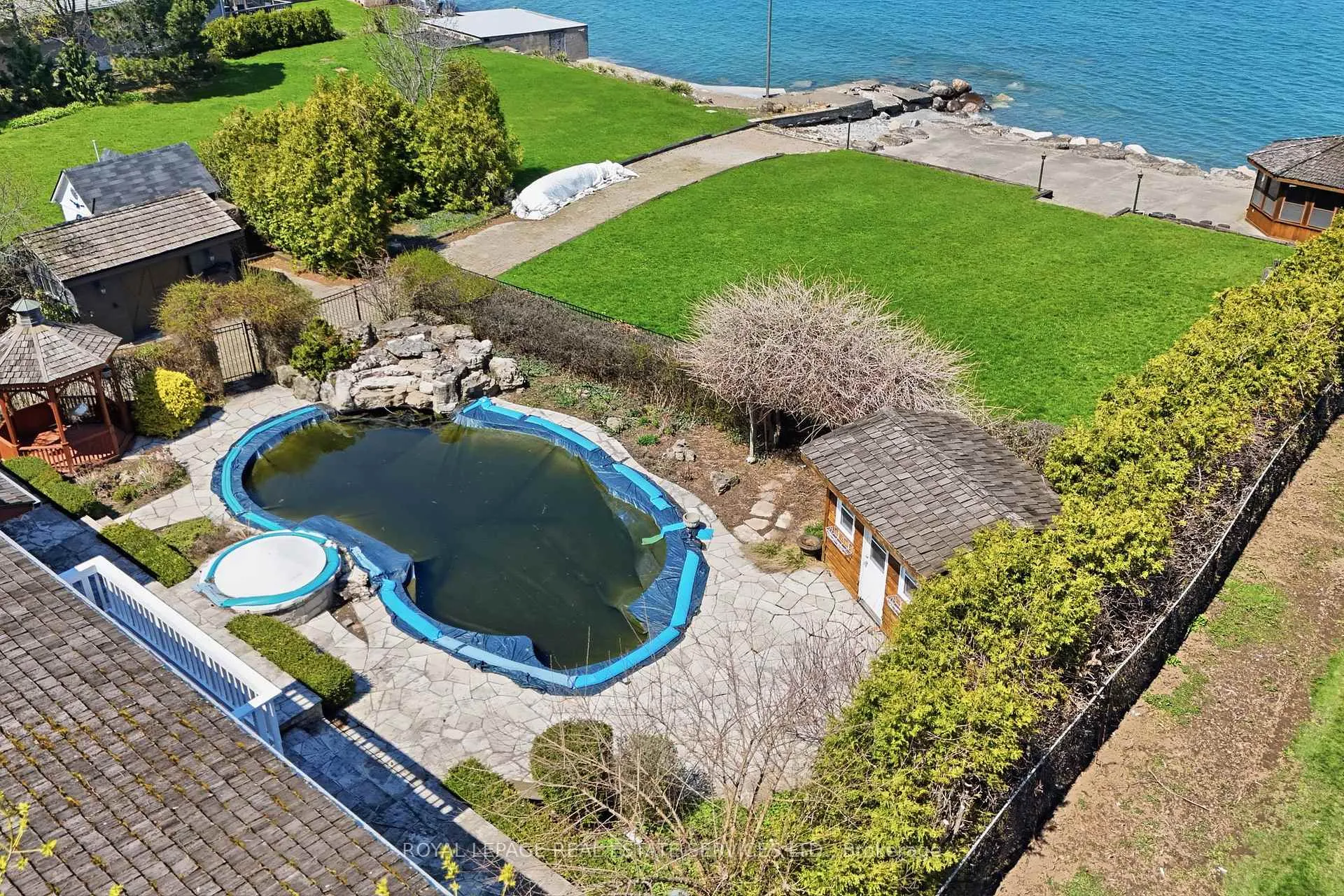 Photo 5 of 8 Lakeshore Drive, Hamilton, Lakeshore — HOMEH