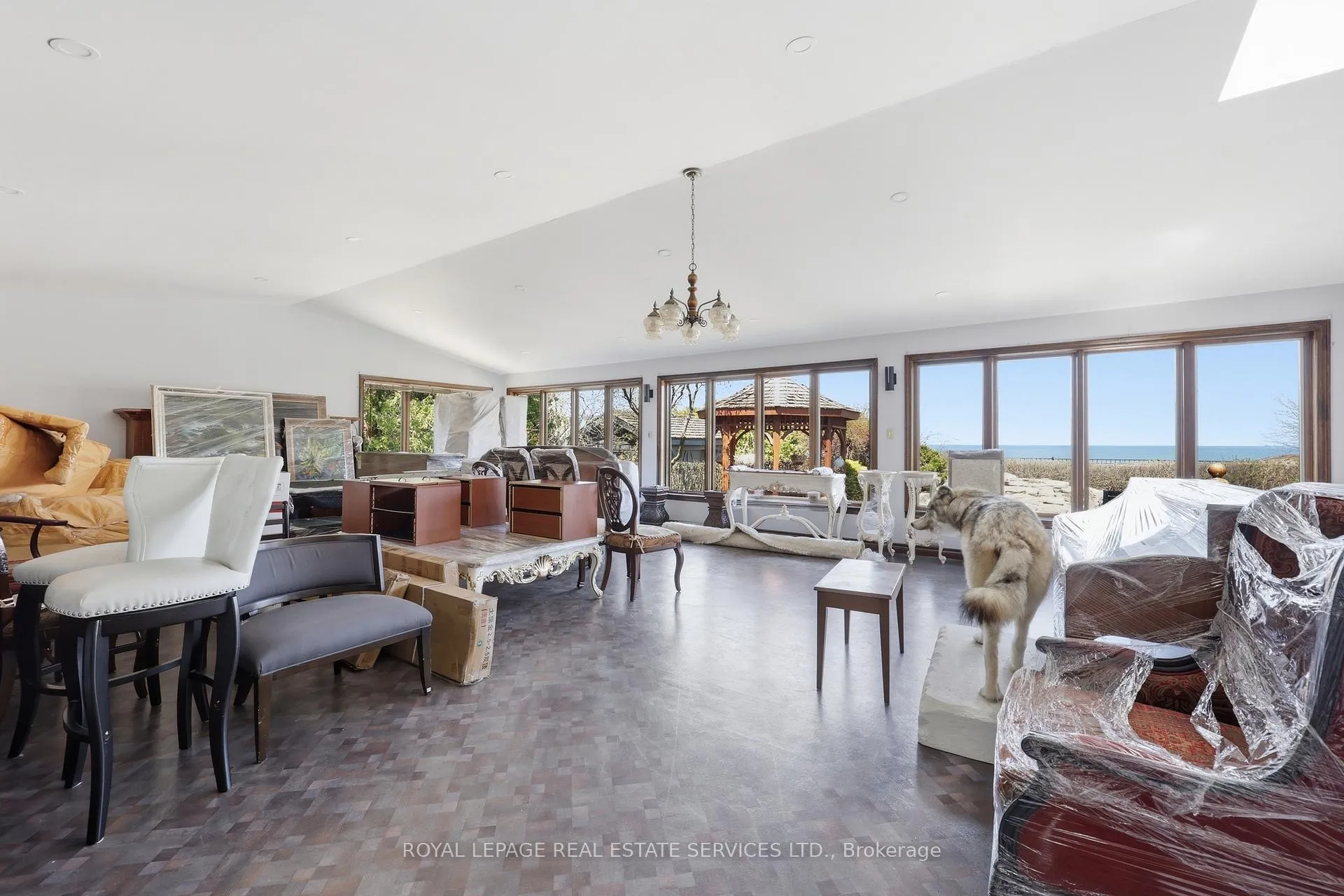 Photo 18 of 8 Lakeshore Drive, Hamilton, Lakeshore — HOMEH