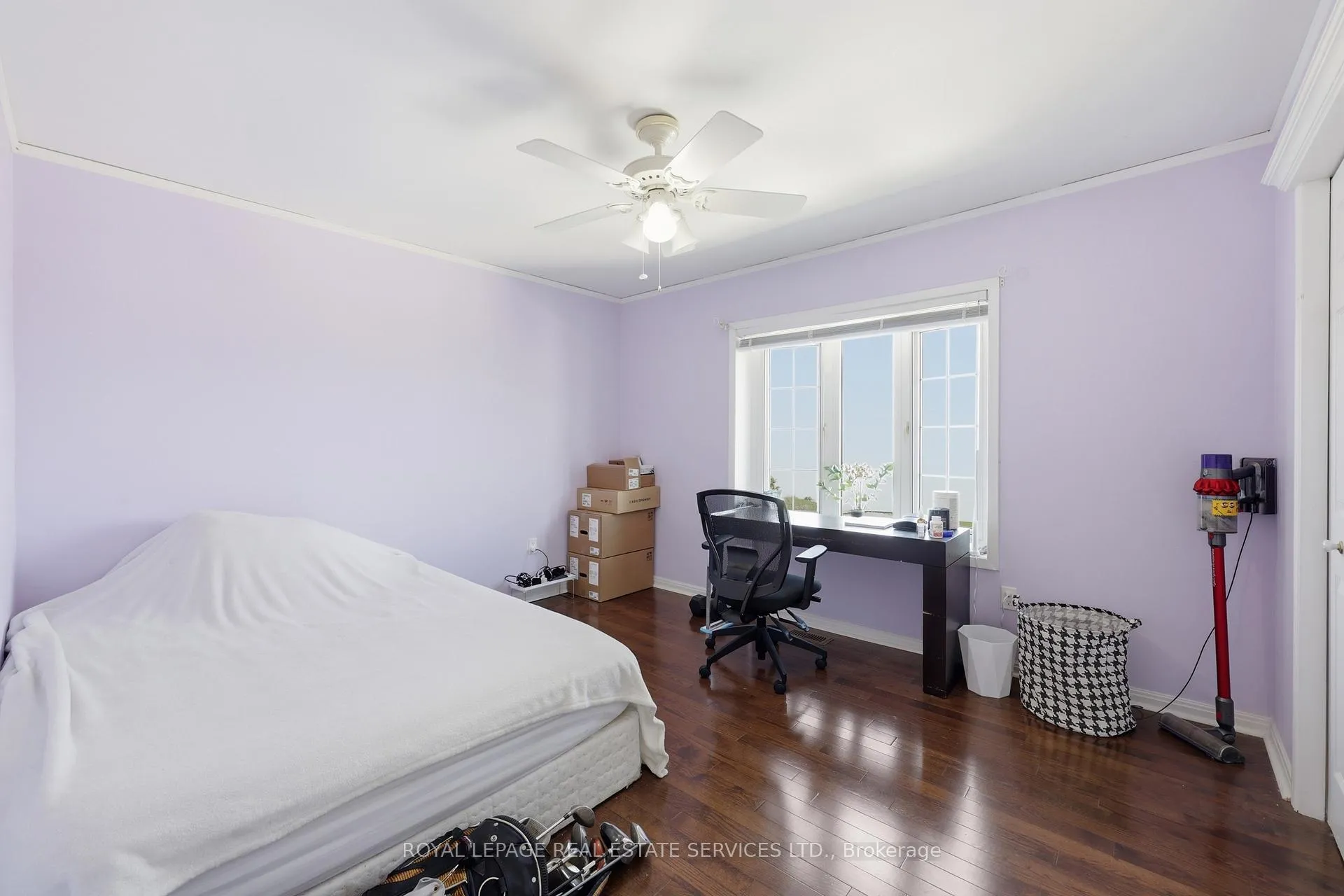 Photo 21 of 8 Lakeshore Drive, Hamilton, Lakeshore — HOMEH