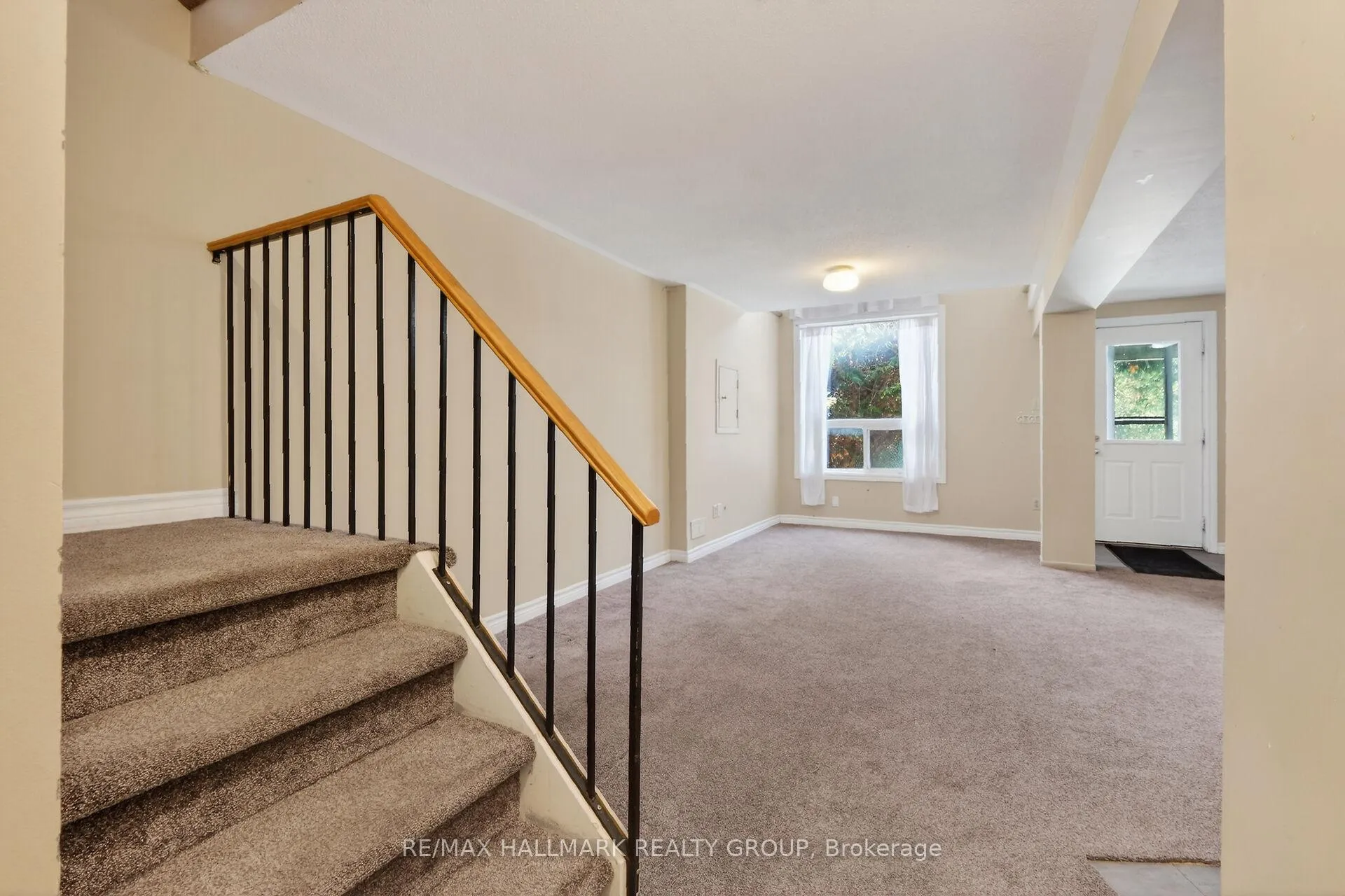 Photo 5 of 40 Bridgewater Terrace, Ottawa, Barrhaven - Cedargrove/Fraserdale — HOMEH