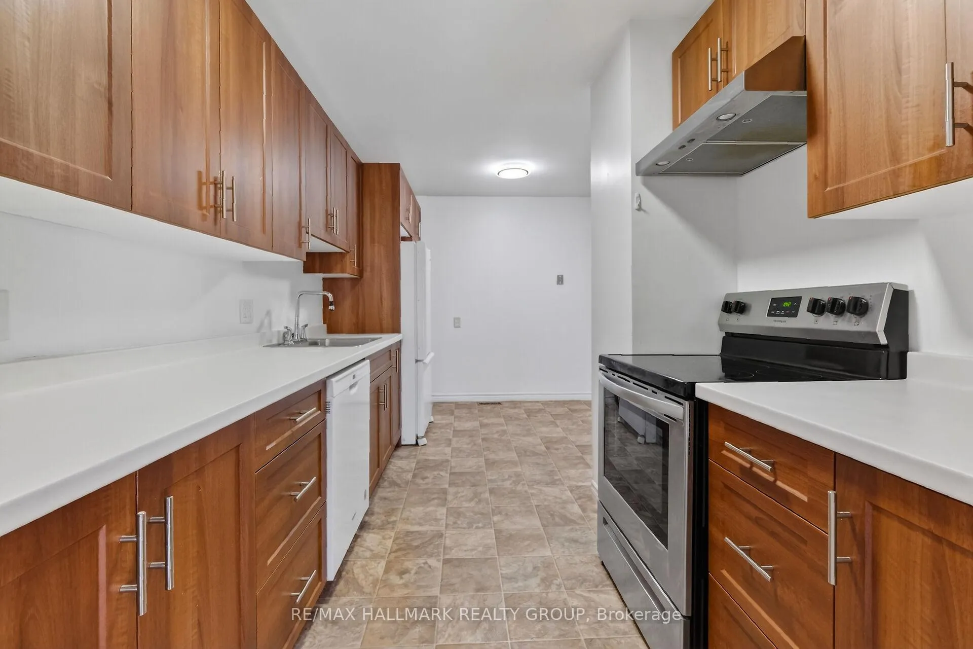 Photo 14 of 40 Bridgewater Terrace, Ottawa, Barrhaven - Cedargrove/Fraserdale — HOMEH