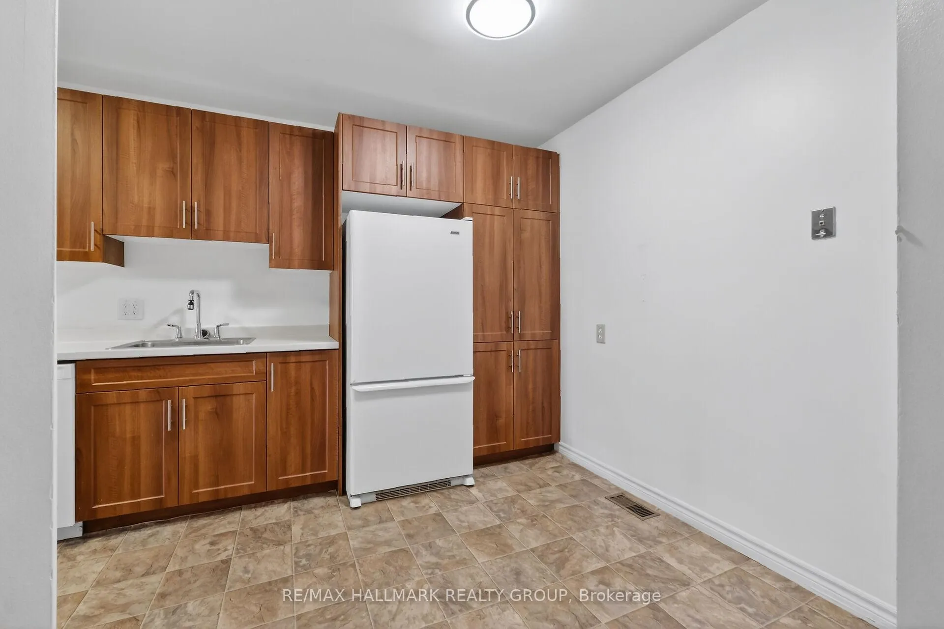 Photo 17 of 40 Bridgewater Terrace, Ottawa, Barrhaven - Cedargrove/Fraserdale — HOMEH