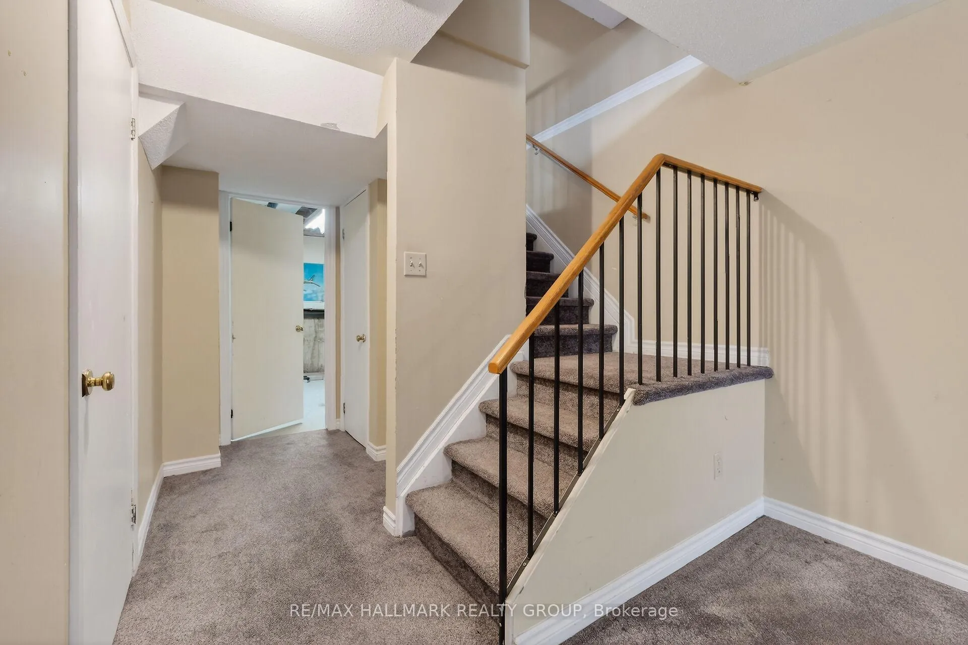 Photo 39 of 40 Bridgewater Terrace, Ottawa, Barrhaven - Cedargrove/Fraserdale — HOMEH