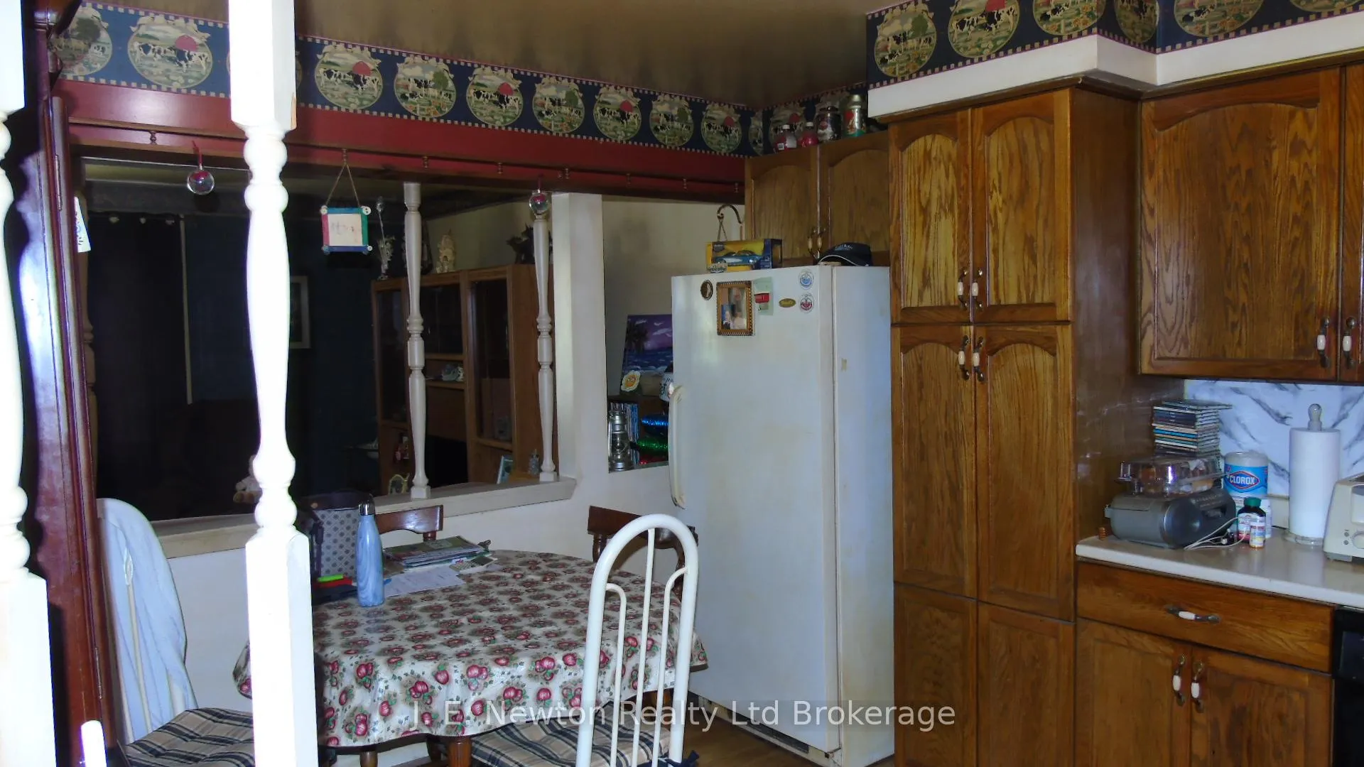 Photo 7 of 17 Devon Court, Tillsonburg — HOMEH