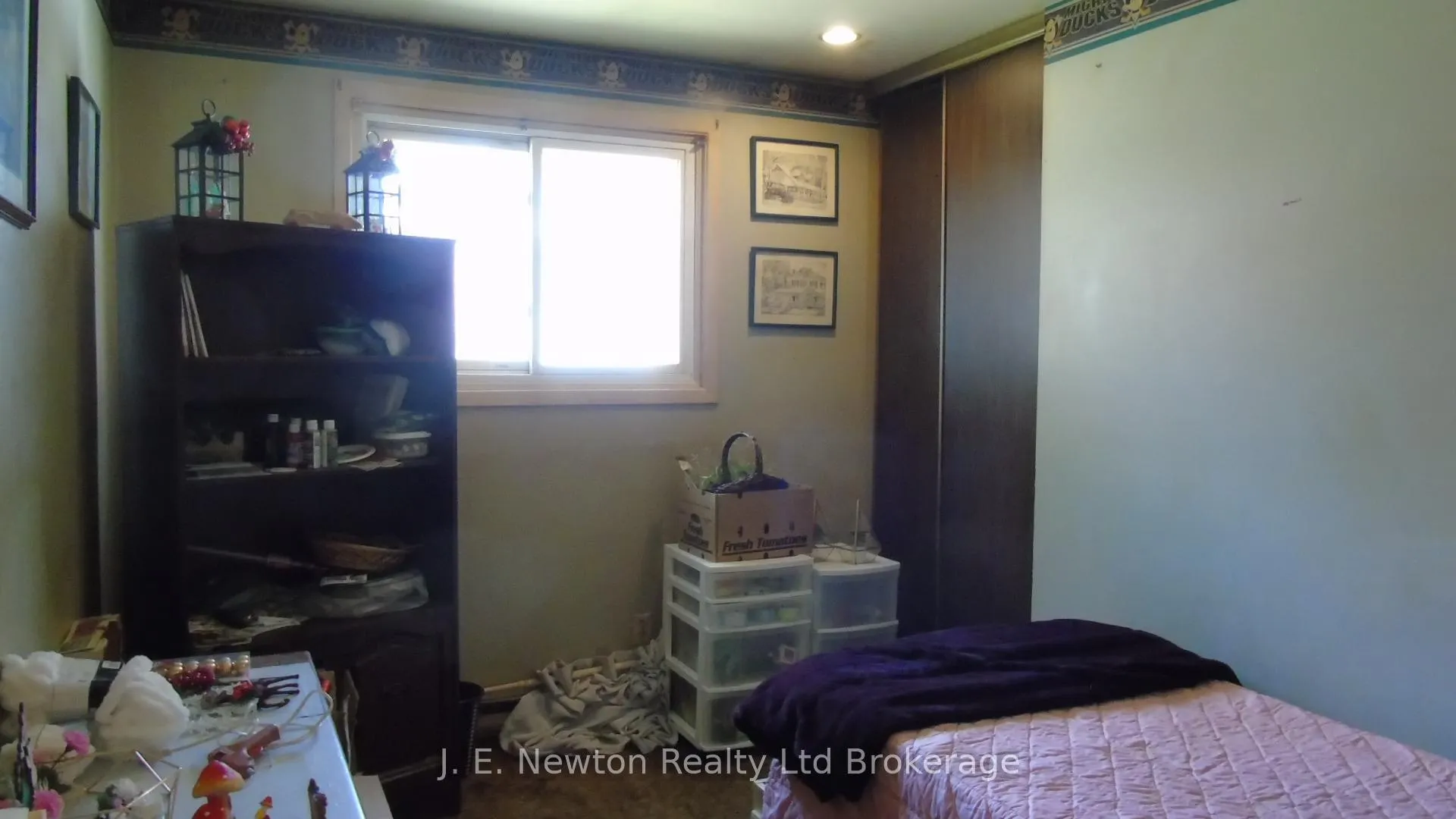 Photo 11 of 17 Devon Court, Tillsonburg — HOMEH