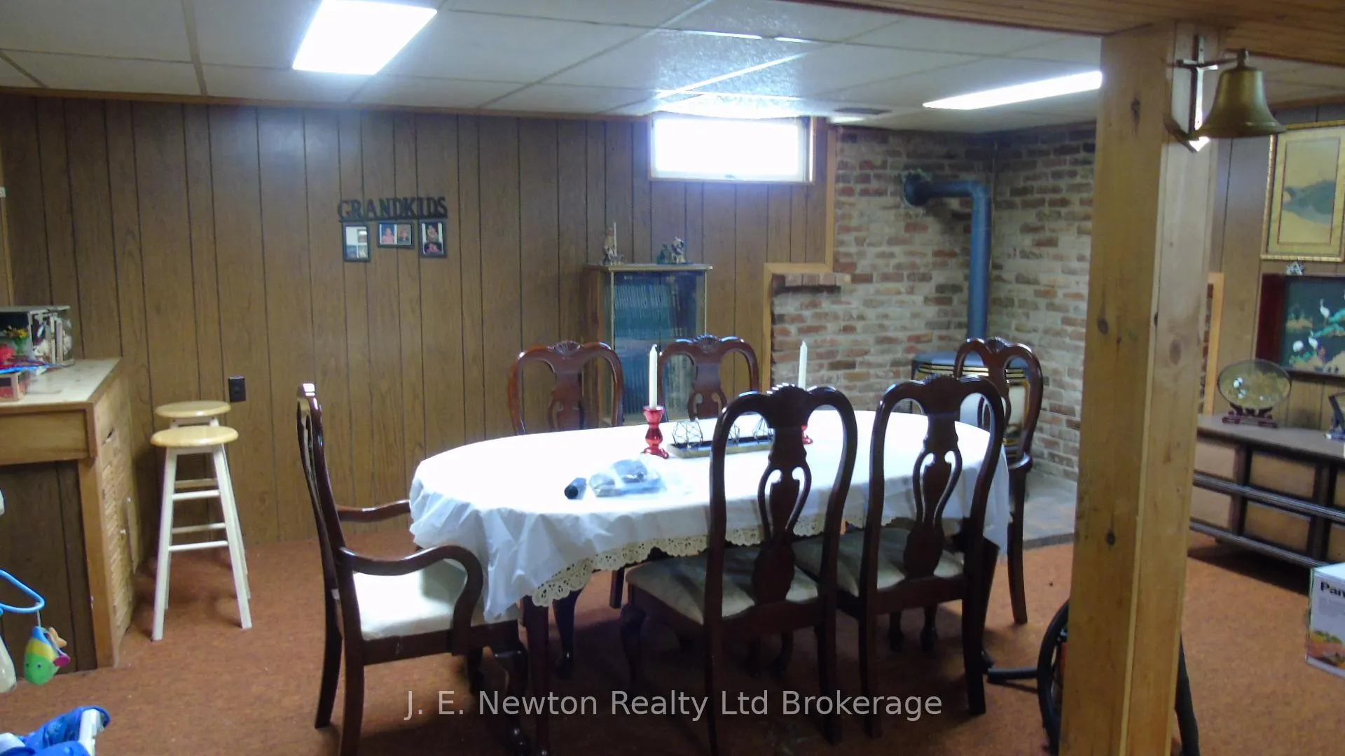 Photo 13 of 17 Devon Court, Tillsonburg — HOMEH