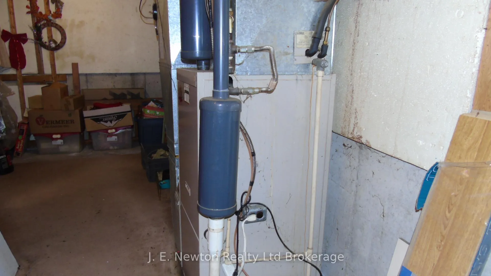 Photo 19 of 17 Devon Court, Tillsonburg — HOMEH