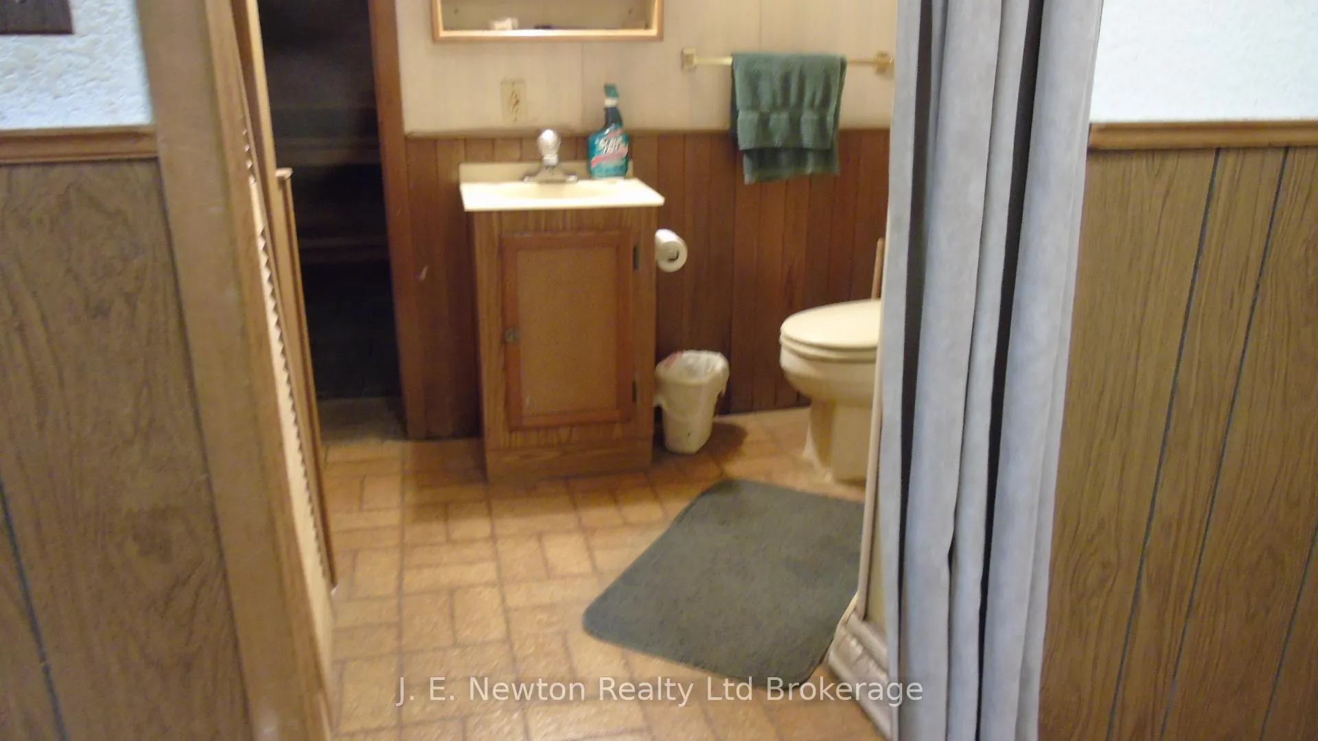 Photo 22 of 17 Devon Court, Tillsonburg — HOMEH