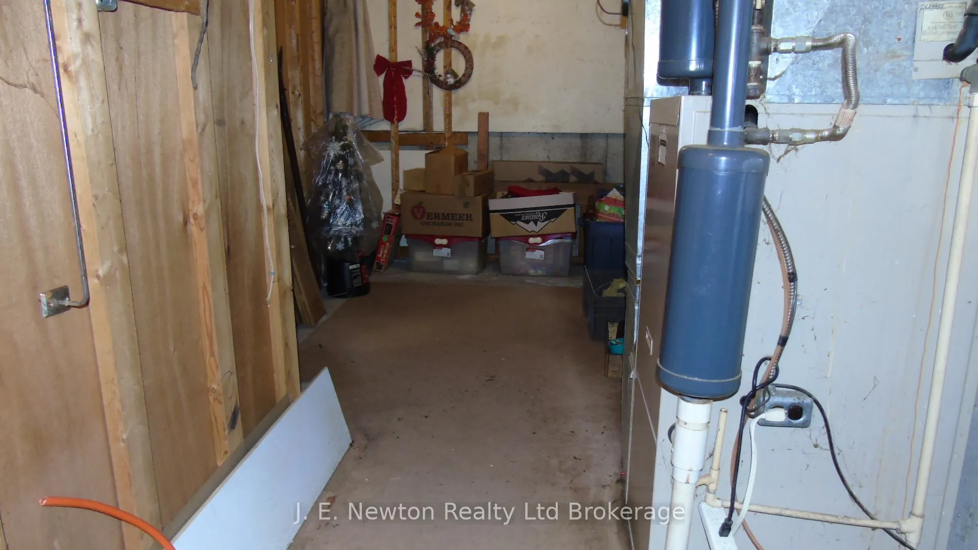 Photo 27 of 17 Devon Court, Tillsonburg — HOMEH