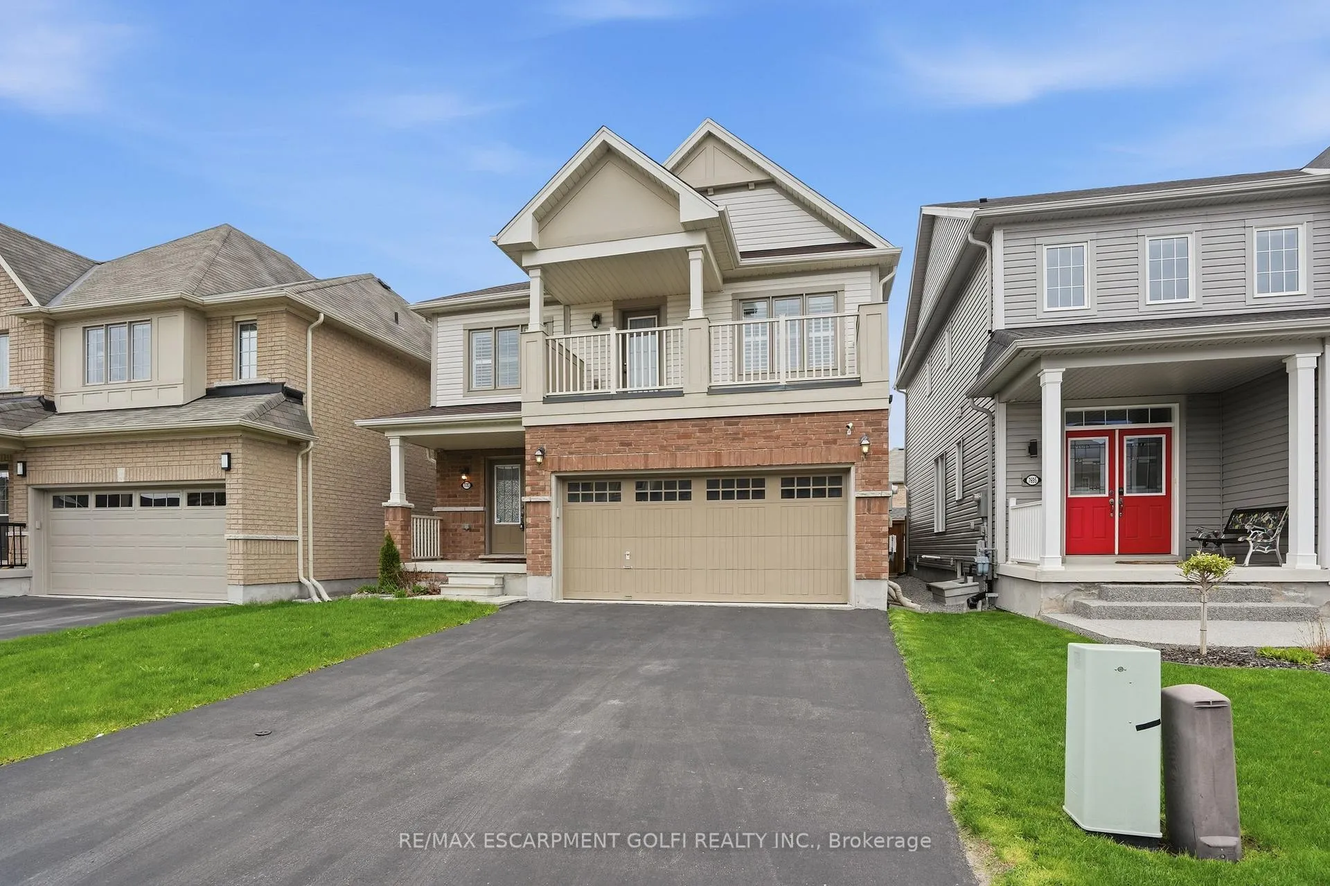 Photo 2 of 7703 Sycamore Drive, Niagara Falls, Brown — HOMEH
