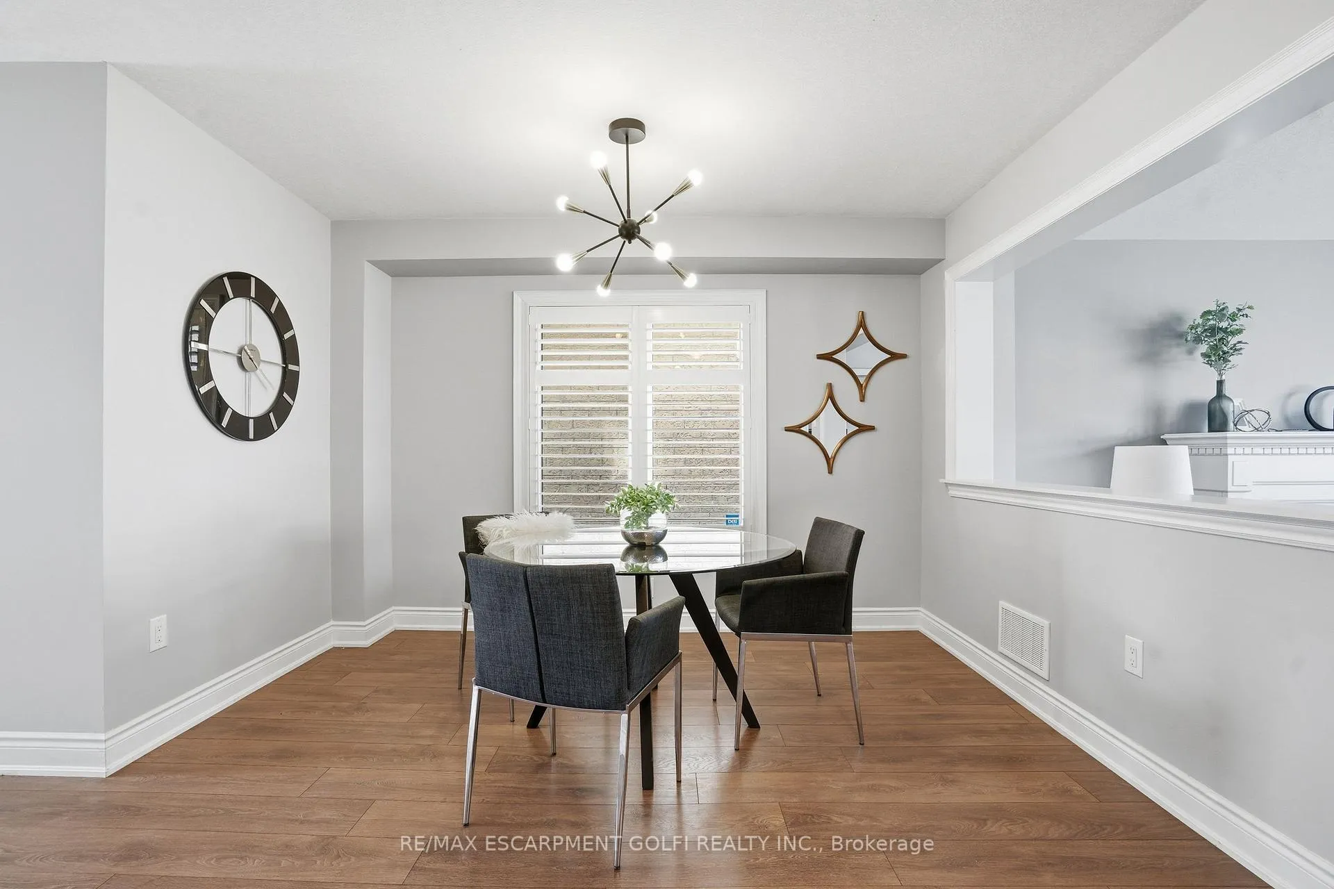Photo 7 of 7703 Sycamore Drive, Niagara Falls, Brown — HOMEH